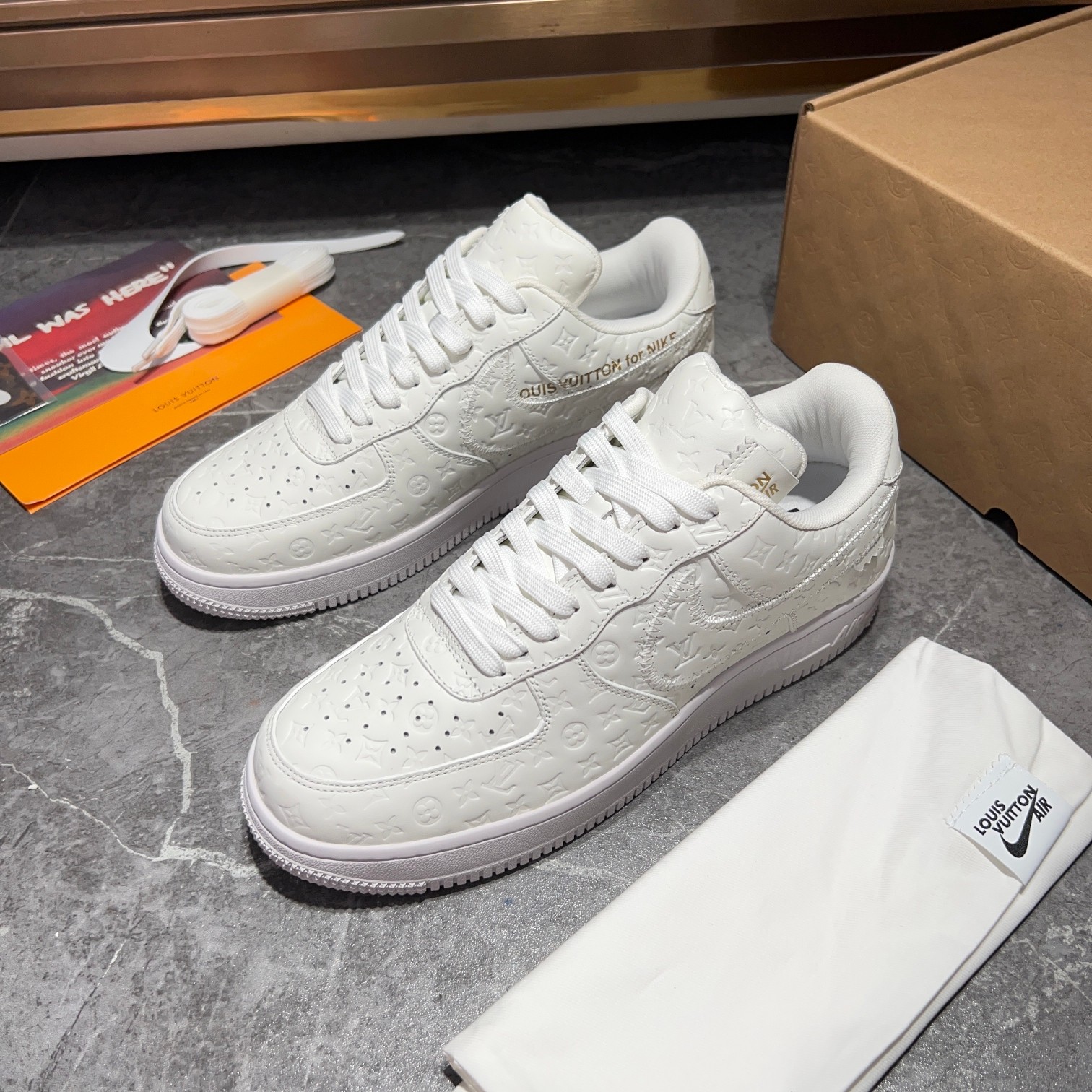 Los mejores modelos conjuntos de Louis Vuitton x x Nike, la idea de diseño es básicamente una contin