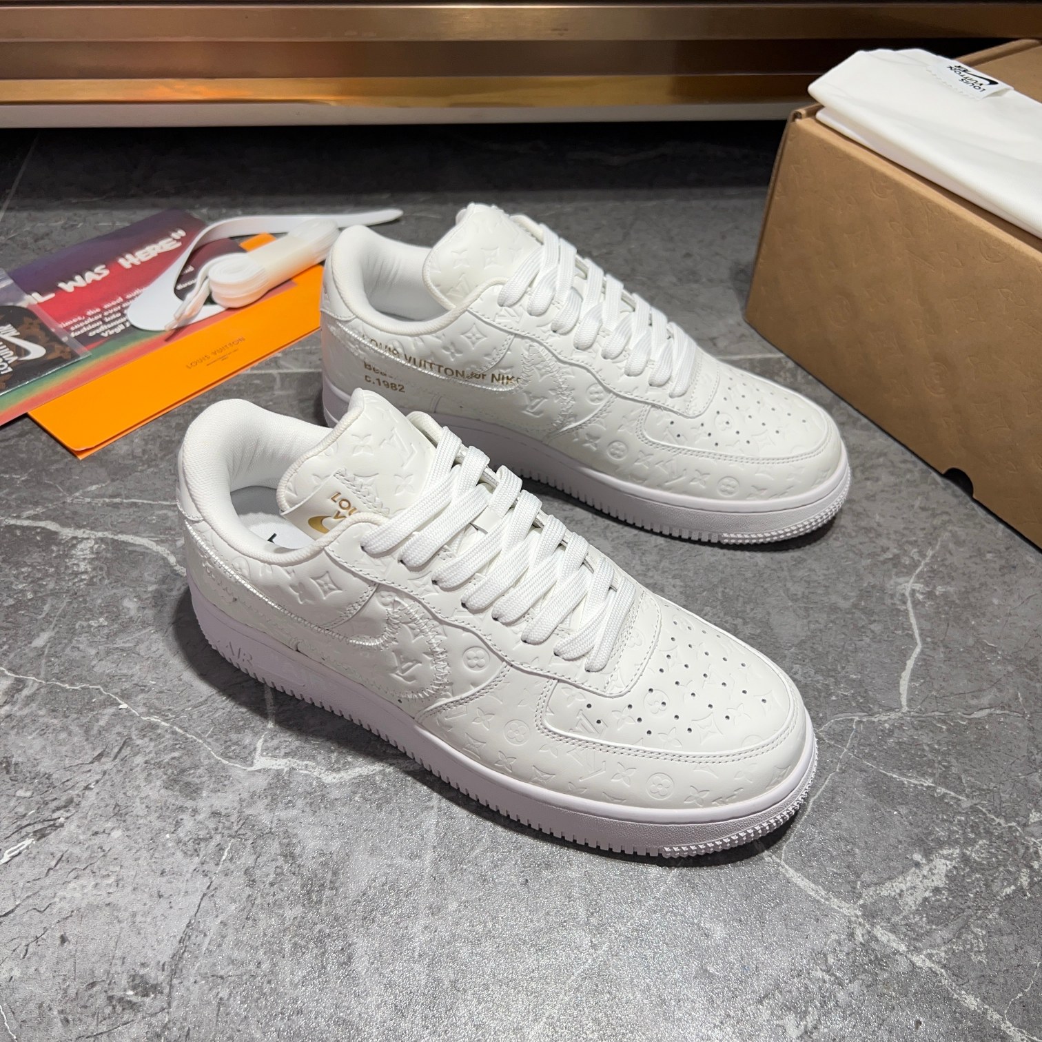 Los mejores modelos conjuntos de Louis Vuitton x x Nike, la idea de diseño es básicamente una contin