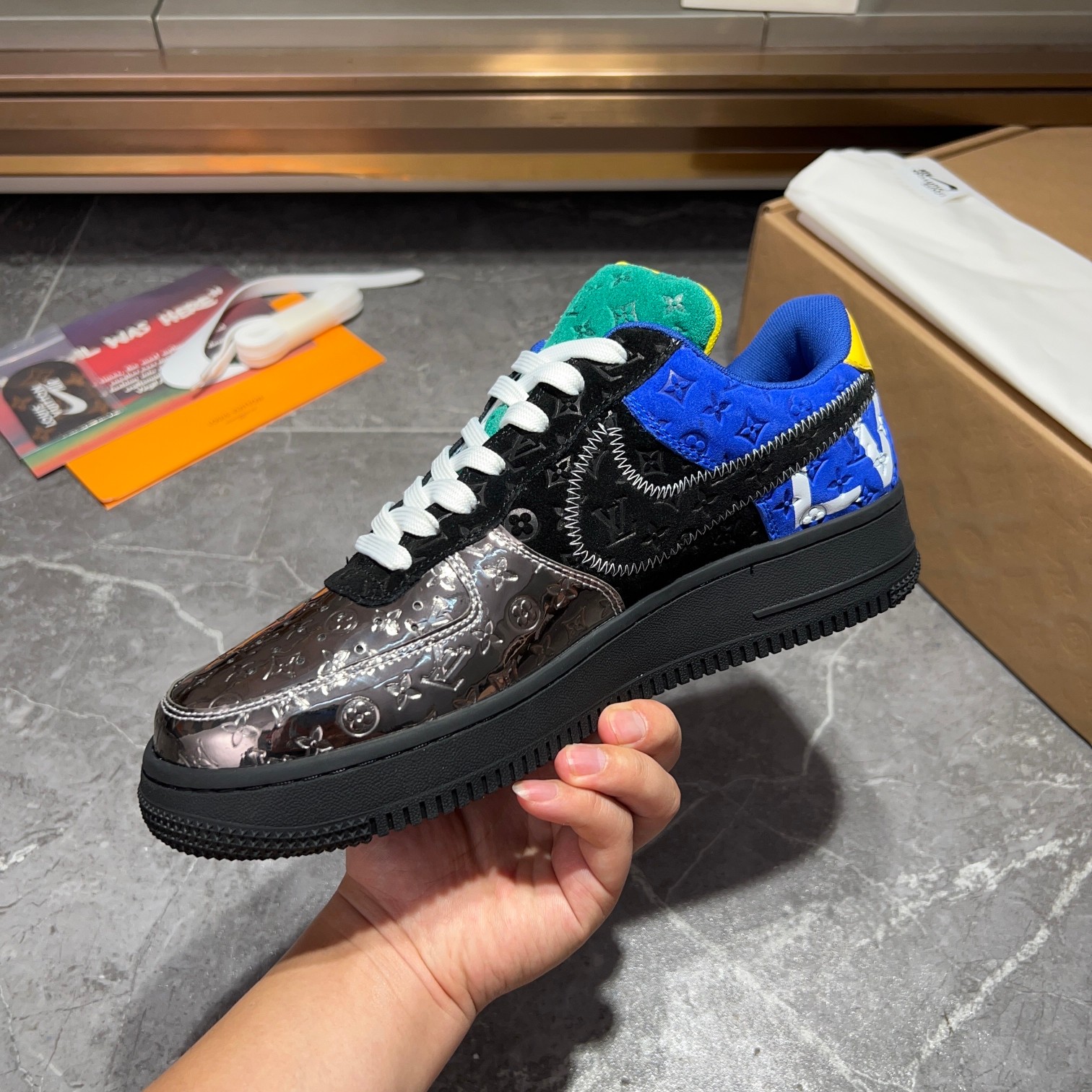 Los mejores modelos conjuntos de Louis Vuitton x x Nike, la idea de diseño es básicamente una contin