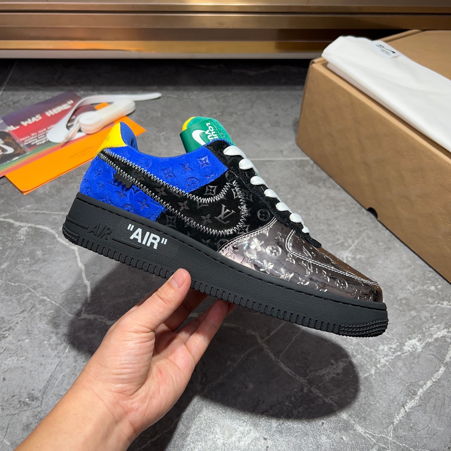 Los mejores modelos conjuntos de Louis Vuitton x x Nike, la idea de diseño es básicamente una contin
