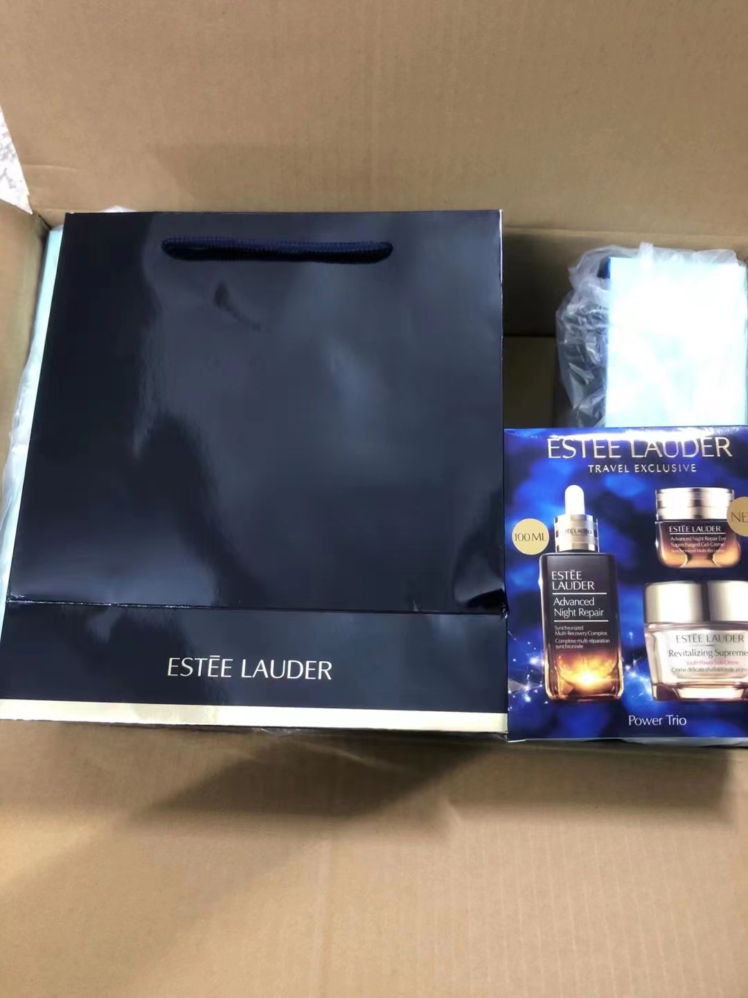 180. Set de tres piezas de Estée Lauder Loving versión nueva / versión Mingtong 🔜 Versión Mingtong. ¡Alta calidad! 🇫�…