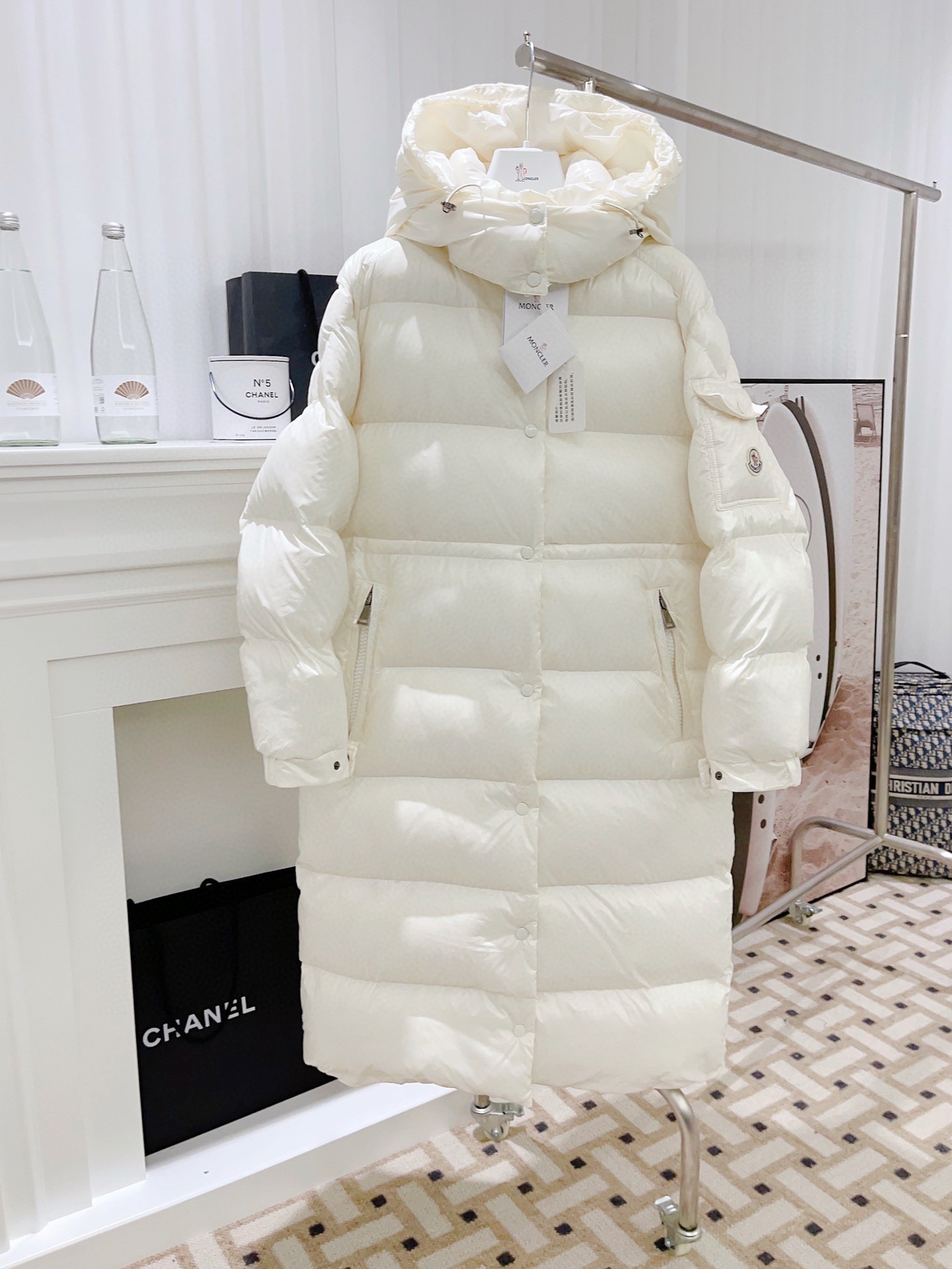 Moncler Ropa Chaqueta de plumón Negro Blanco Mujeres Nylon Plumón de ganso blanco Blusa con capucha