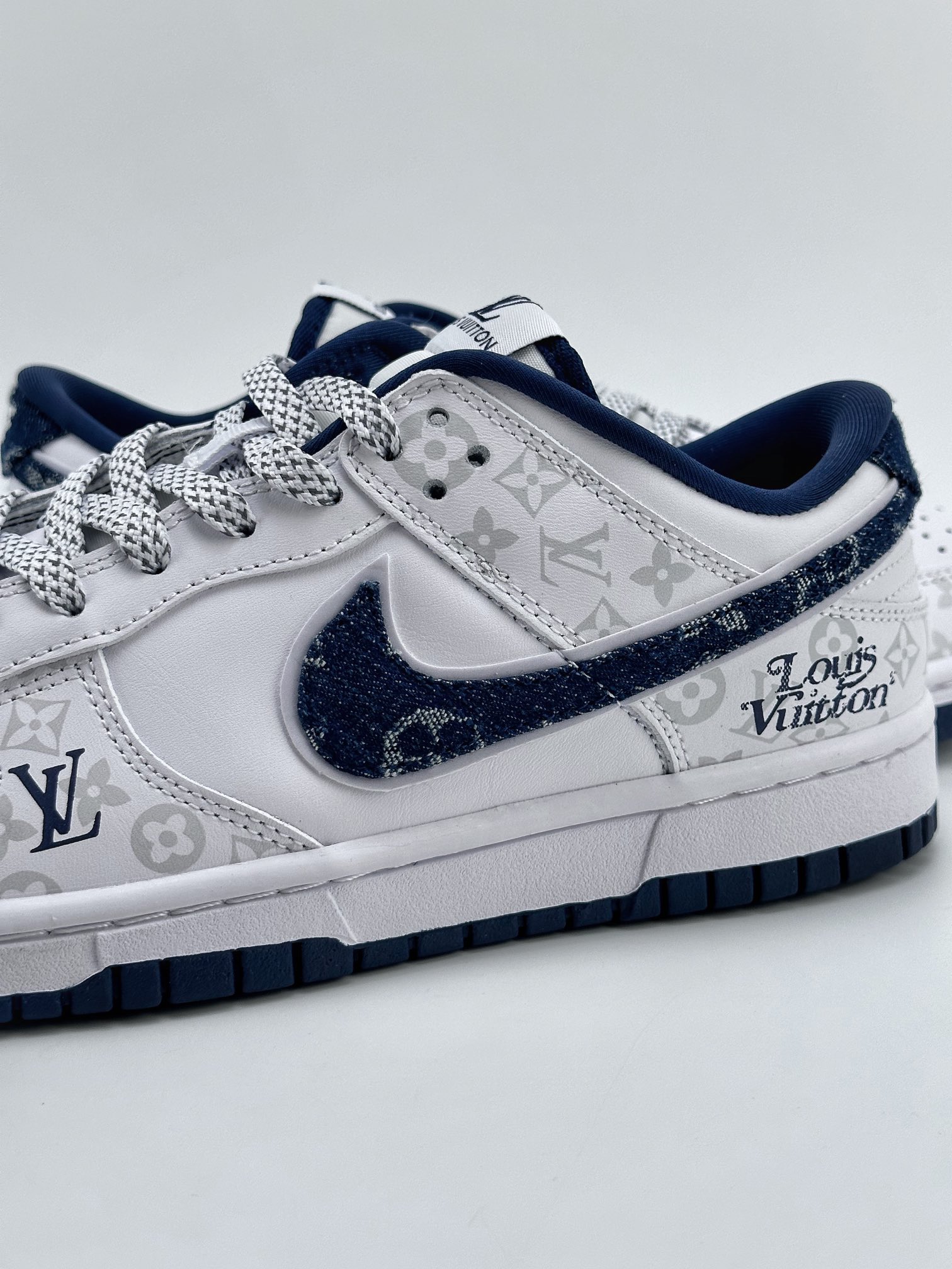 Nike SB Dunk Low x Louis Vuitton White and Dark Blue LV Print DD1391-122