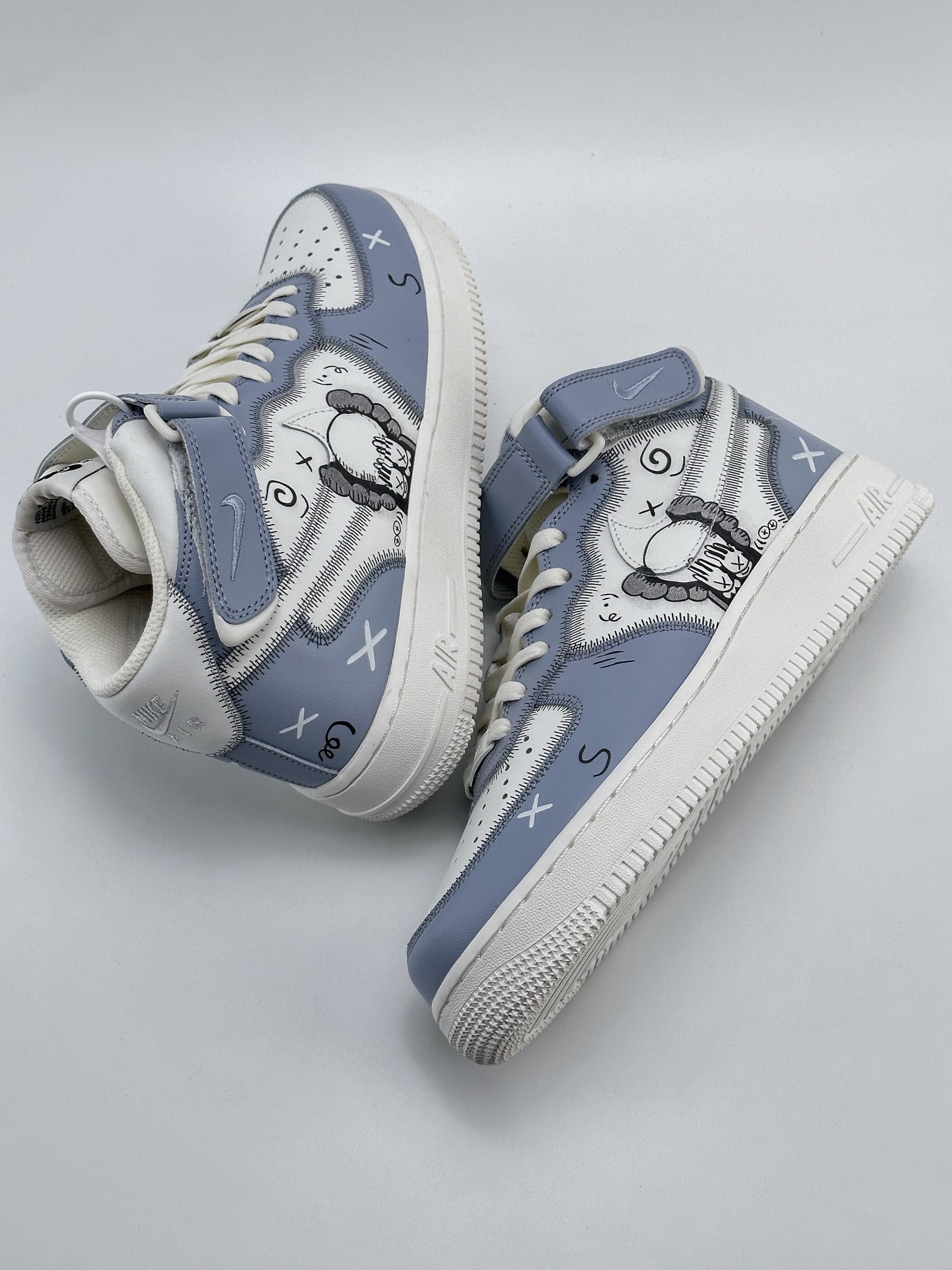 280 Nike Air Force 1 Mid 07 x Kaws 联名涂鸦 CW2308-211