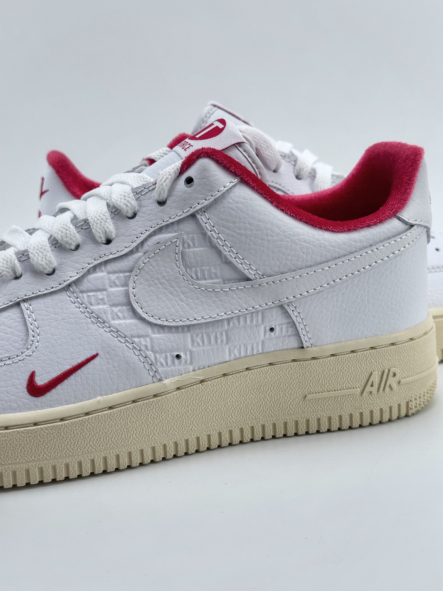 200 Nike Air Force 1 Low 07 x KITH 白红 CZ7926-100