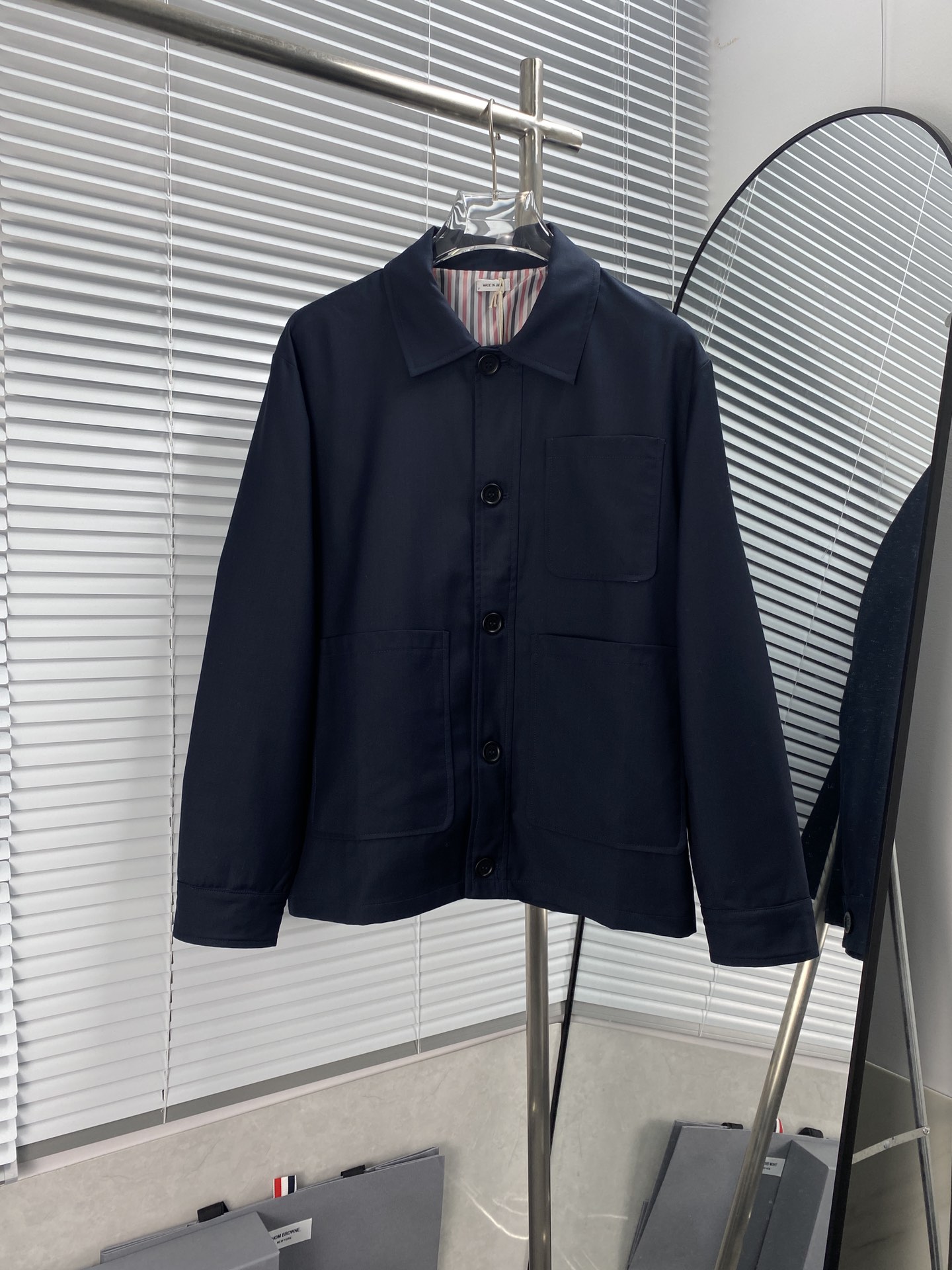 Thom Browne🇳🇱 TB23 Chaqueta de la nueva colección de otoño/invierno, tejido personalizado, algodón puro de sarga elás…