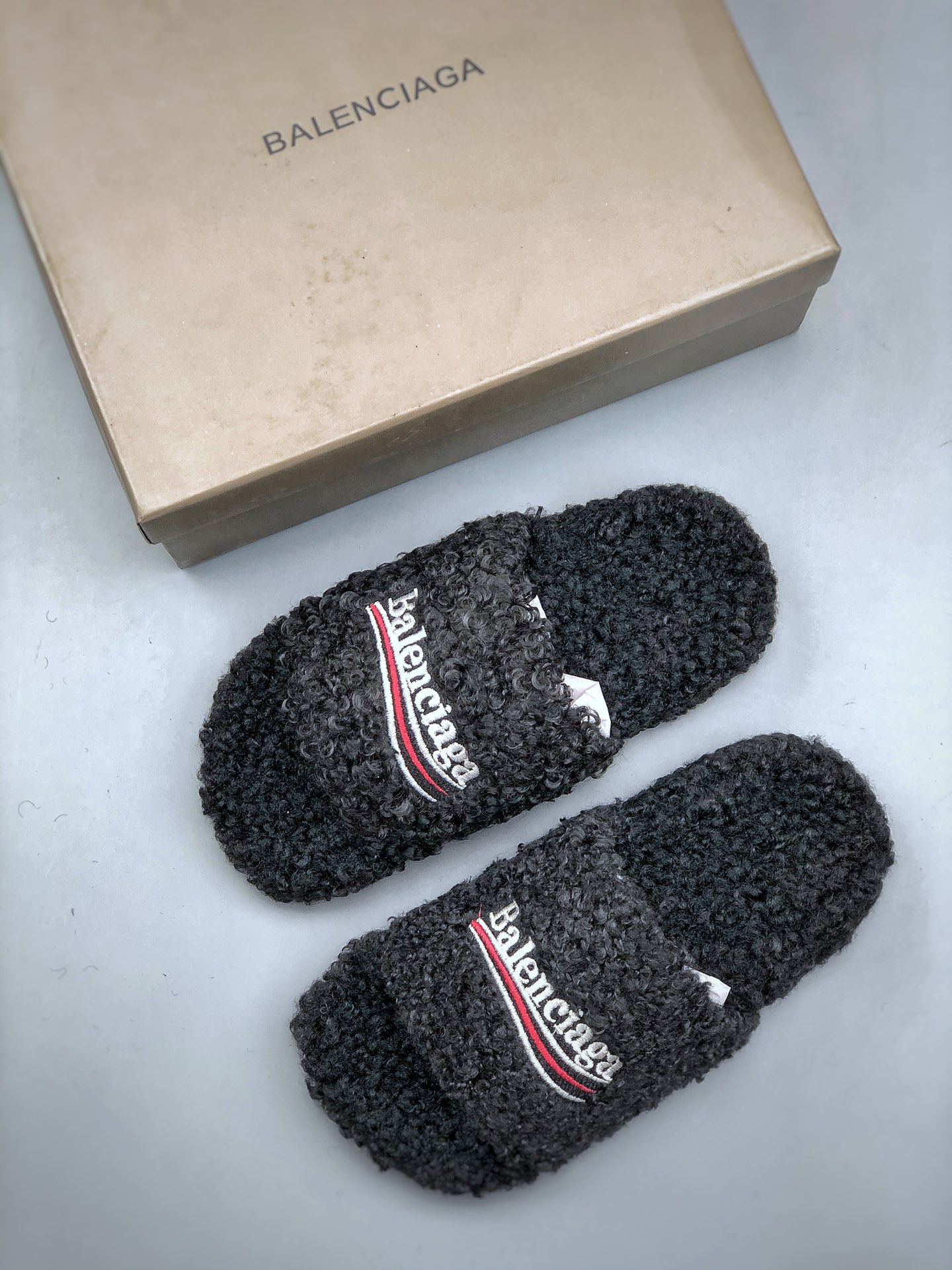 BALENCIAGA Paris 2023 new cola embroidered logo fur slippers