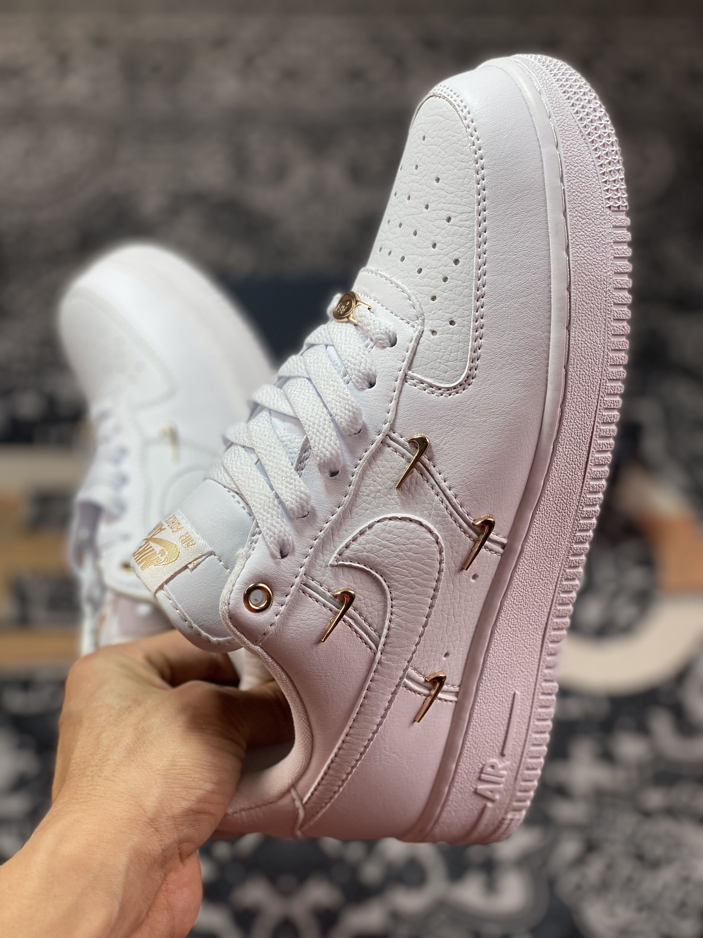 Air Force 1 '07 Low Platinum Four Hooks FV3654-111