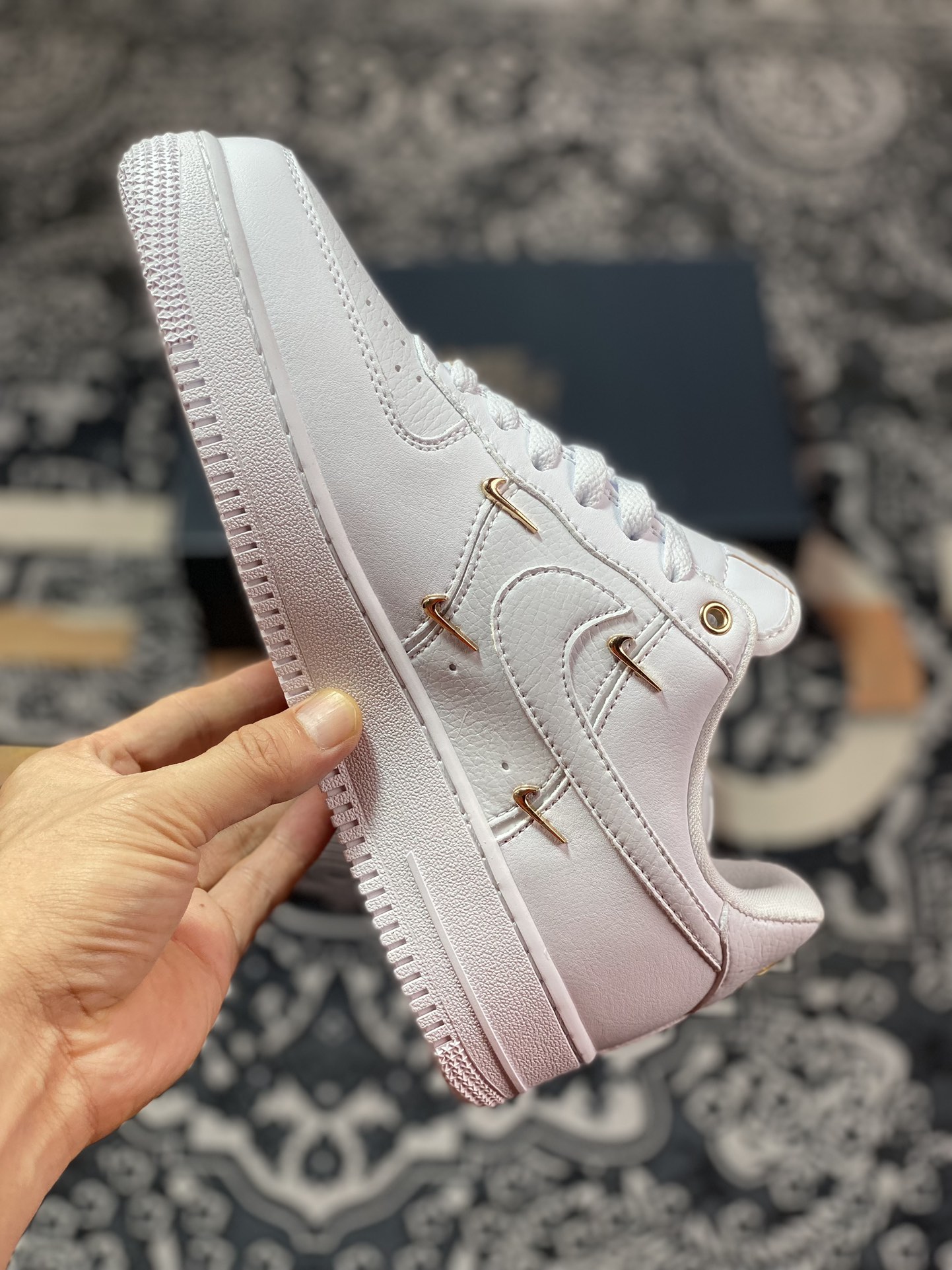 Air Force 1 '07 Low Platinum Four Hooks FV3654-111