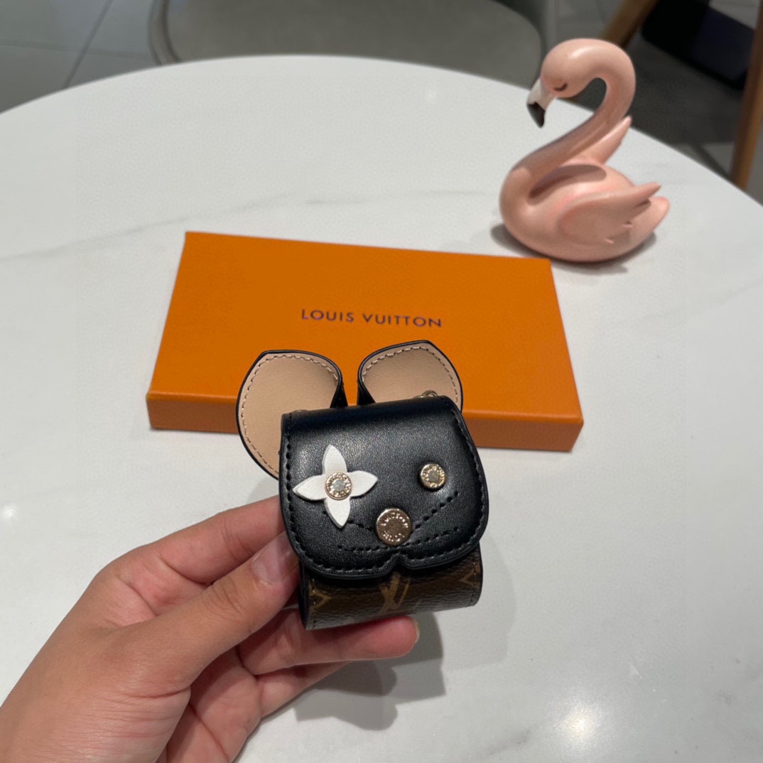 ️LV达芙妮耳机包官网1:1耳机包时尚迷你耳机包包一举两得AirPods3代1-2代通用