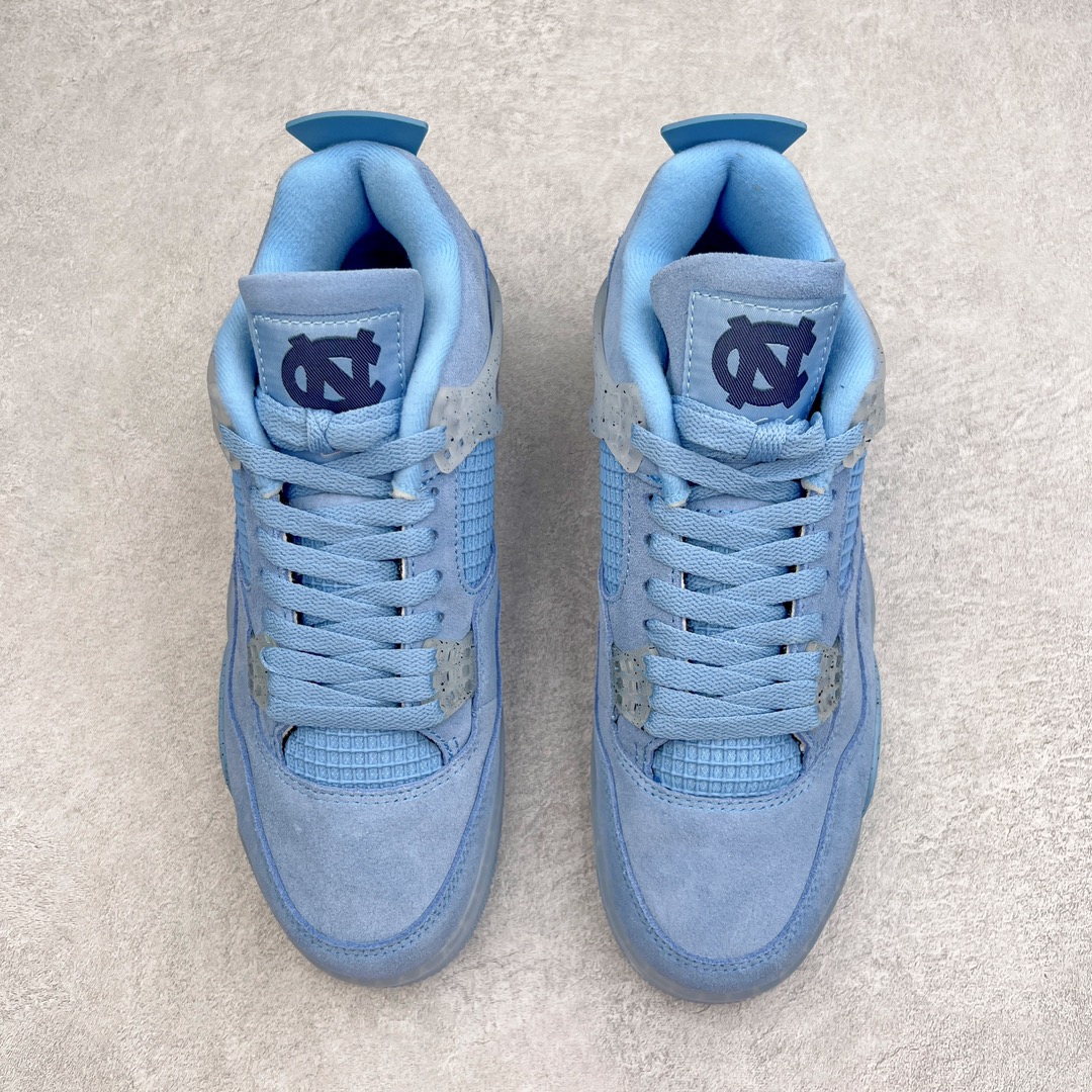 图片[2]-💰130 ＃PB版 福利特价‼Air Jordan AJ4 Retro PE 北卡蓝 HO12MNJDLS247 耗时半年巨作 40余配色陆续出货 全套原纸板楦头开发 调试30余版 确保原汁原味完美呈现四代版型 一比一鞋头弧度高度趴度鞋身弧度 此版本只针对中端市场 皮料材质有所更替 其他数据细节工艺流程均保持公司一致 细节品控鞋型随意秒杀市面3XX 4XX 原厂TPU网格鞋带扣 正确内里网布 菱角分明不变形无多余毛边 柔软性质感一致于原鞋 原厂织唛标 原厂飞人电绣工艺 独家绑鞋带手法 印刷中底布 四线拉帮 米色美纹纸贴合固定 进口港宝加持 后跟自然饱满 全鞋荧光划线卡点 追求极致完美 每一双都是工艺品 多重QC质检 超越公司货的品控标准 实实在在的免检产品 尺码：40 40.5 41 42 42.5 43 44 44.5 45 46 47.5 编码：by2936000-运动鞋