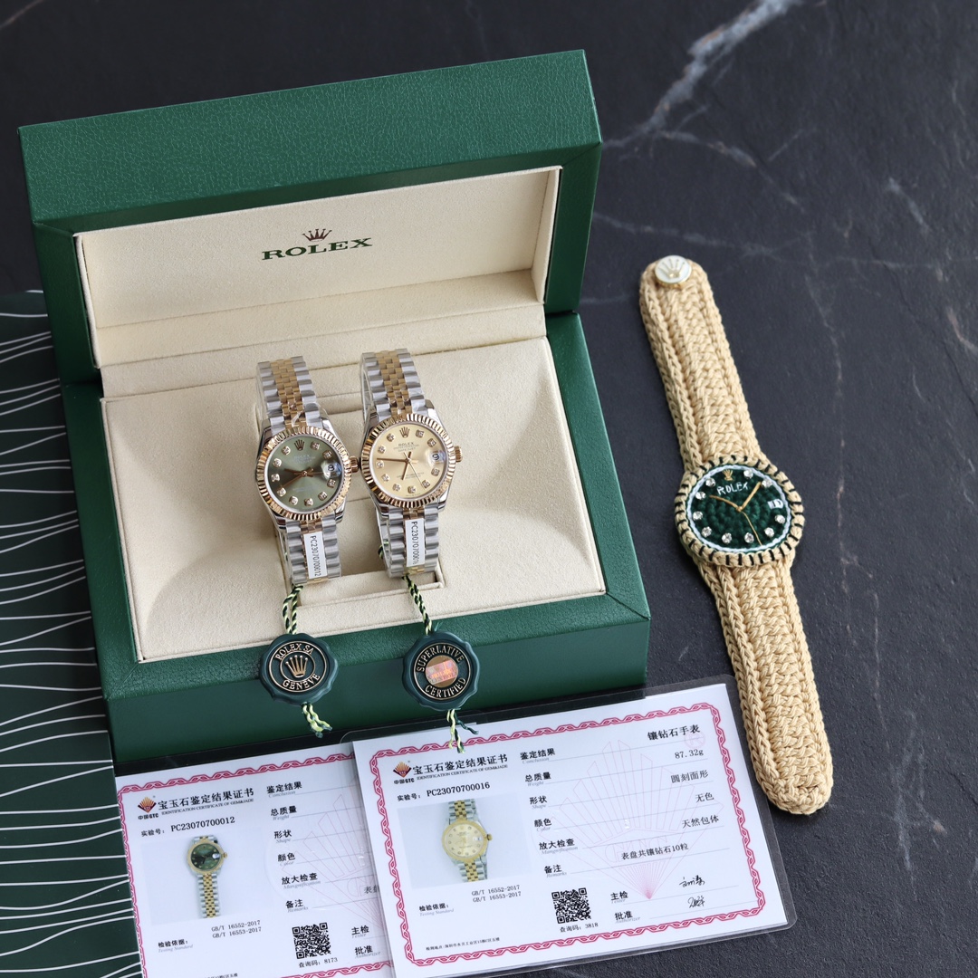 NO:143076,The strongest version! Rolex women's 31-size log watch! The dial is inlaid with 10 Vs-level real diamond hour markers! Each watch is a real diamond certificate issued by an authoritative GTC institution in China! One watch and one code are not repeated. Equipped with the original Swiss sw220 movement, the functions are synchronized with original, and the calendar jumps instantly. The dial size is 31 mm. The most perfect size for women. The case strap is made of 904L stainless steel 18k gold plated forged. The gold strap is not exposed to white, and the buttons are not exposed to white, so you can determine the exclusive quality! The market currency is exposed, and everyone is welcome to compare. We are truly using the original Swiss imported movement, with accurate zero error and retail after-sales service. Supports any disassembly inspection! The triangular pit pattern of the case back bottom cover is tightened by special tools to make the case completely sealed and deeply waterproof. The winding crown adopts a double-lock double waterproof system, which is firmly tightened to the case, making it more waterproof. The mirror has high wear resistance and sapphire material. At 3 o'clock, a small window convex lens (2.5 times) is equipped with a women's log-type waterproof Oyster case that gives the best protection for high-precision movement! The new double-headed particle connection method under the outer ring of the 904L watch strap and the outer ring, the concealed folding crown buckle is opened with the articulated Rolex crown logo. The inner circle of the 6-character digit is a table and a code. The details must be followed by the original version. Finally, let’s talk about the dial color. We are all original one-to-one. Please compare the counter with the actual objects. The pictures will be somewhat different, because the lights in the pictures are different, and the effects will be different when taken. Don’t worry, buy and wear them! If you are not satisfied, support for free return and exchange, lifelong warranty! With a full set of counter packaging, you will get a hand-woven log wool watch when you place an order., stuart weitzman,rolex,gold plating19860909最强版本！劳力士Rolex女款31尺寸日志型腕表！表盘镶嵌10颗Vs级别真钻时标！每一块表都中国GTC权威机构出具的真钻证书！一表一码不重复.搭载原装瑞士sw220机芯,功能同步原装,日历瞬跳.表盘尺寸31毫米女士最完美的尺寸,表壳表带材质采用904L不锈钢18k镀金锻造,间金表带不露白,扣子不露白,认准独家品质！市场通货都是露白的,欢迎大家对比.我们是真真正正采用原装瑞士进口机芯,走时精准零误差零售后.支持任意拆机查验！表背底盖三角坑纹以专用工具的旋紧,使表壳完全密封,深度防水.上链表冠采用双扣锁双重防水系统,牢固旋紧于表壳,使得更加防水.镜面具有耐磨性高蓝宝石材料制造,3点钟位置装有小窗凸透镜(2.5倍)女装日志型的防水蚝式表壳给予高精准机芯最佳防护！904L腕表表带和外圈底下的崭新双头粒连接方式,隐蔽式摺叠皇冠带扣,以铰接的劳力士皇冠标志开启.6字位内影圈以腐蚀工艺一表一码.各种必须细节跟足原版.最后再说一点表盘颜色,咱们都是原装一比一,大家请柜台以实物对比,图片多少会有出入,因为拍图的光线不一样角度不一样,拍出来呈现的效果都会不一样.放心购买佩戴！不满意支持随意退换,终身保修！配全套专柜包装,下单即赠送纯手工编织同款日志毛线手表.,,stuart weitzman,rolex,gold plating,Watch