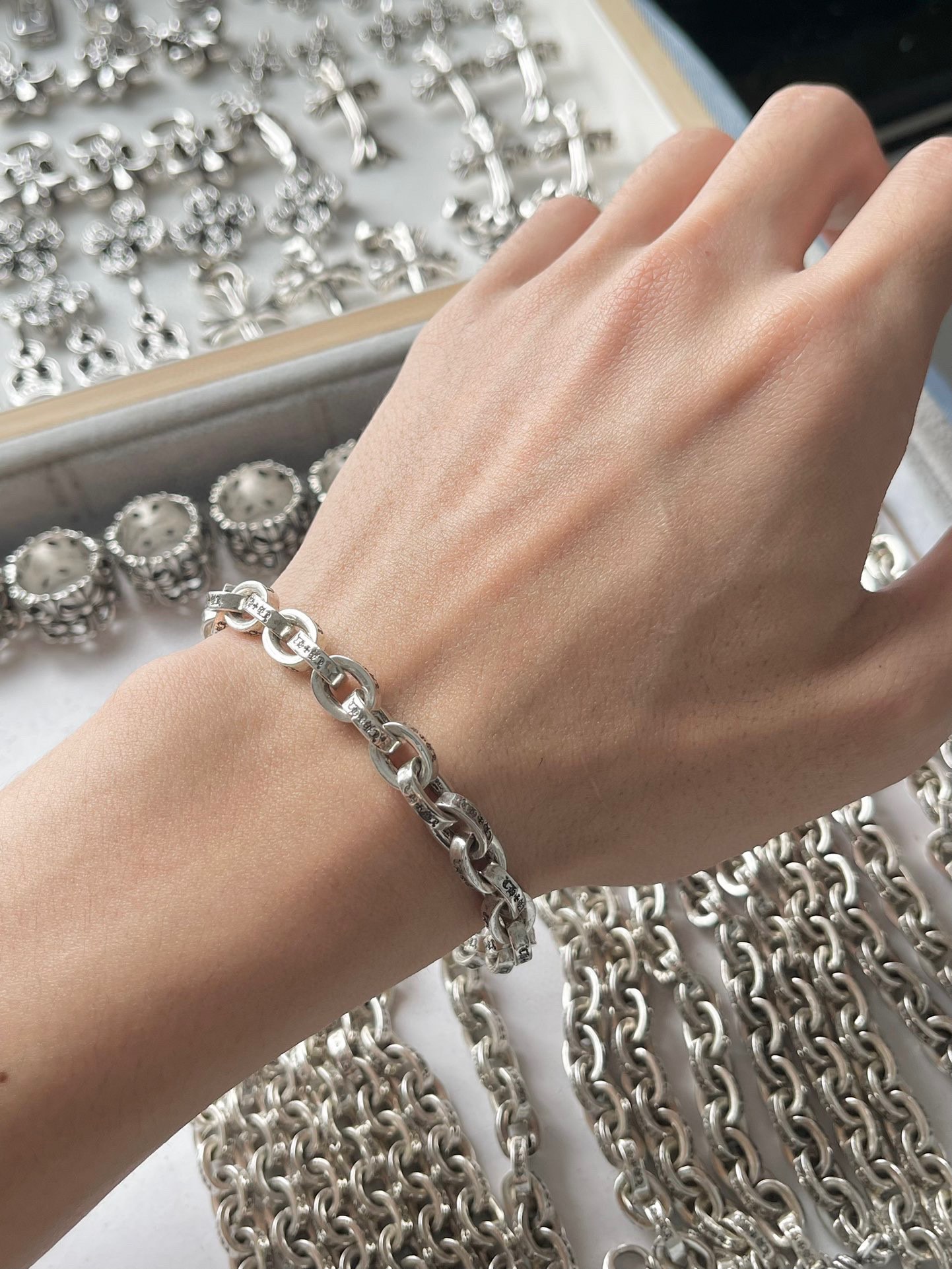 Chrome Hearts 𝐂𝐡𝐫𝐨𝐦𝐞 𝐡𝐞𝐚𝐫𝐭𝐬克罗心