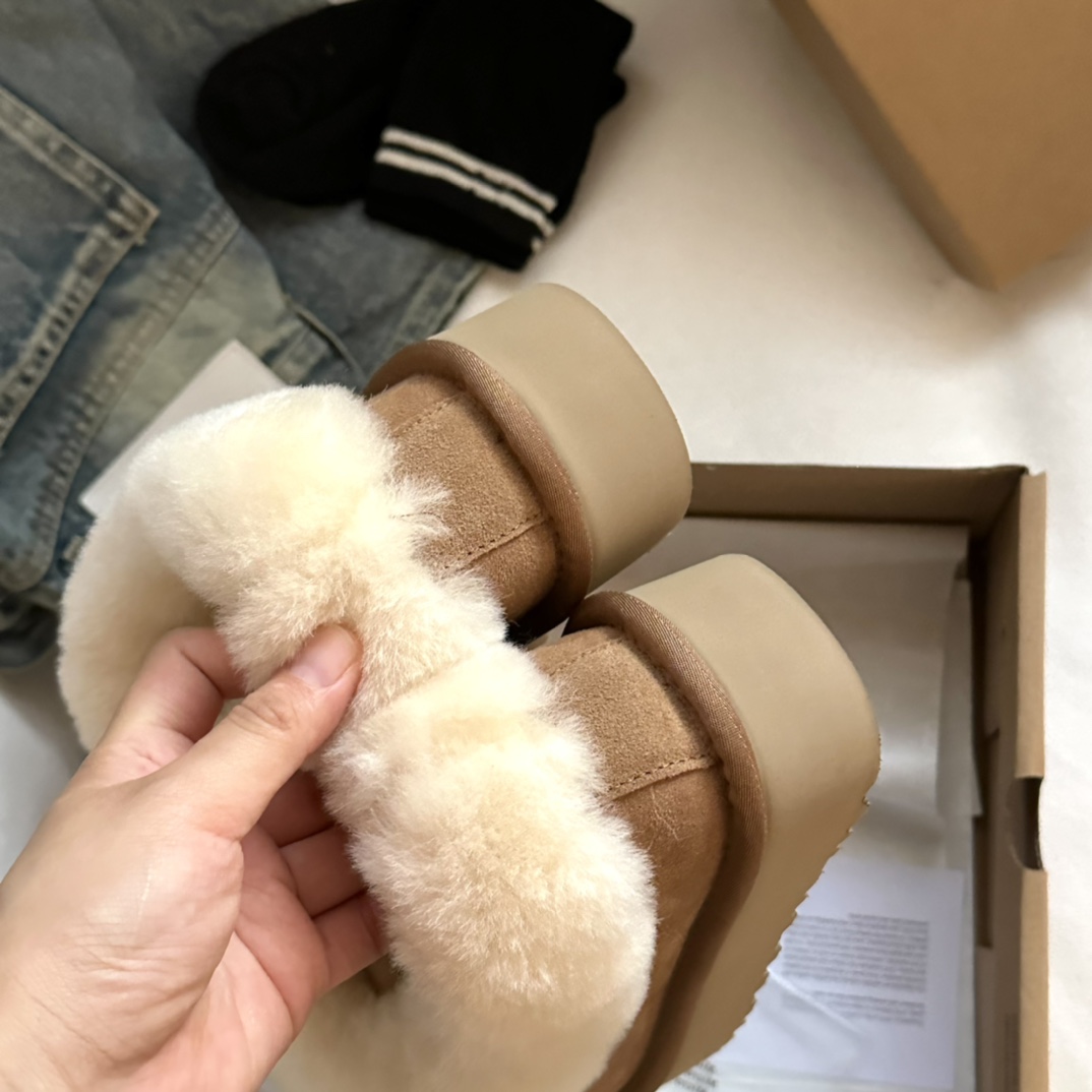 #ugg厚底 塔次特 一双雪地靴 一秒秋冬氛围感来了〰️ 超模们的选择 极简〰️每天都要温暖又时髦 隆丰