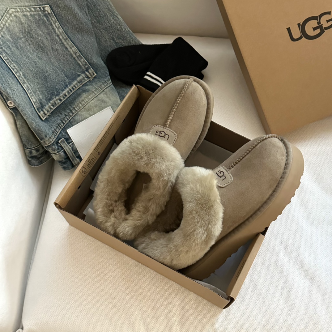 #ugg厚底 塔次特 一双雪地靴 一秒秋冬氛围感来了〰️ 超模们的选择 极简〰️每天都要温暖又时髦 隆丰