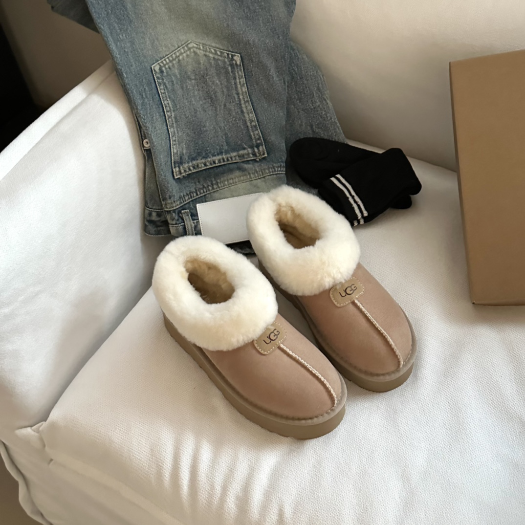 #ugg厚底 塔次特 一双雪地靴 一秒秋冬氛围感来了〰️ 超模们的选择 极简〰️每天都要温暖又时髦 隆丰