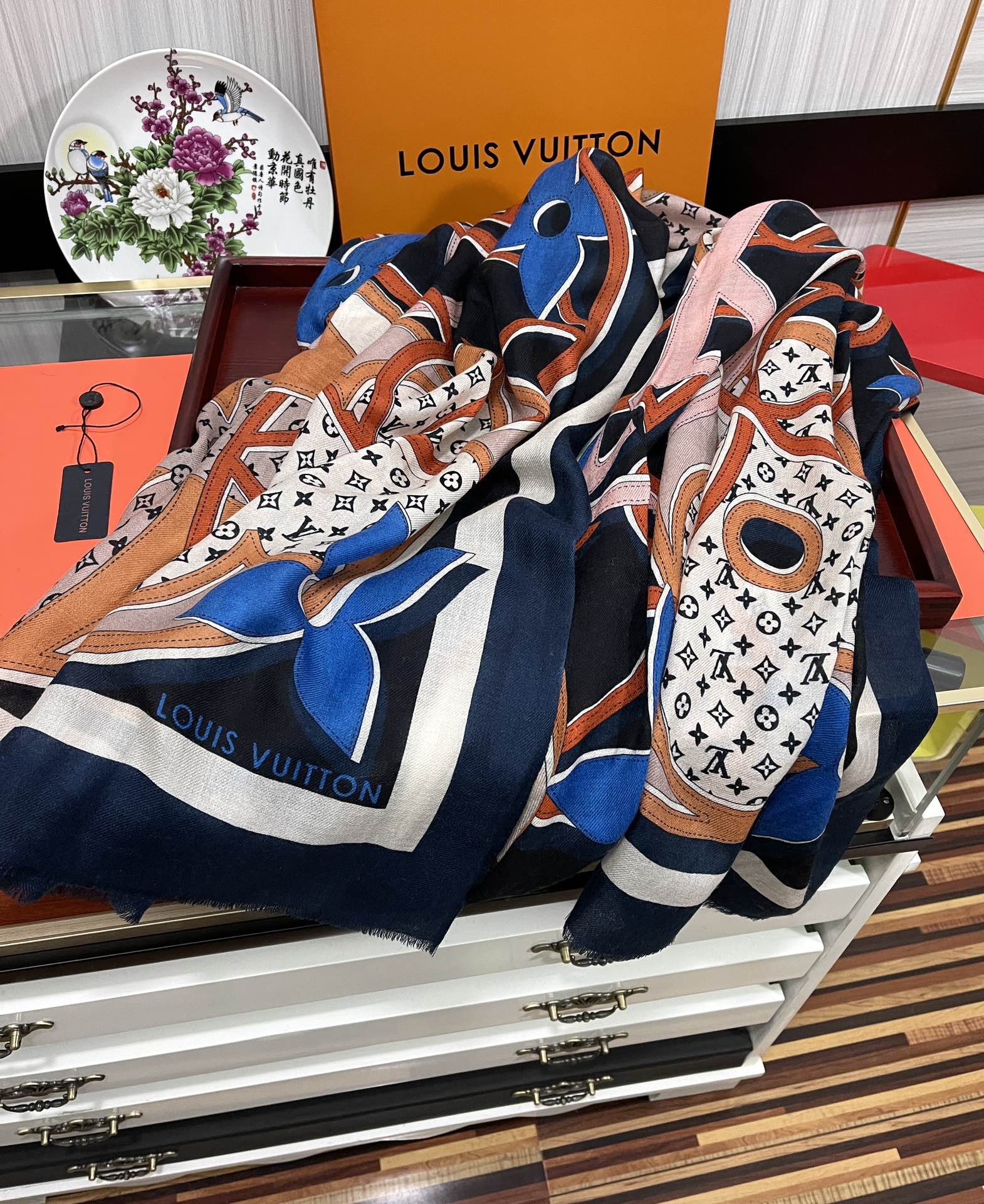 LV路易威登双面戒指绒长巾