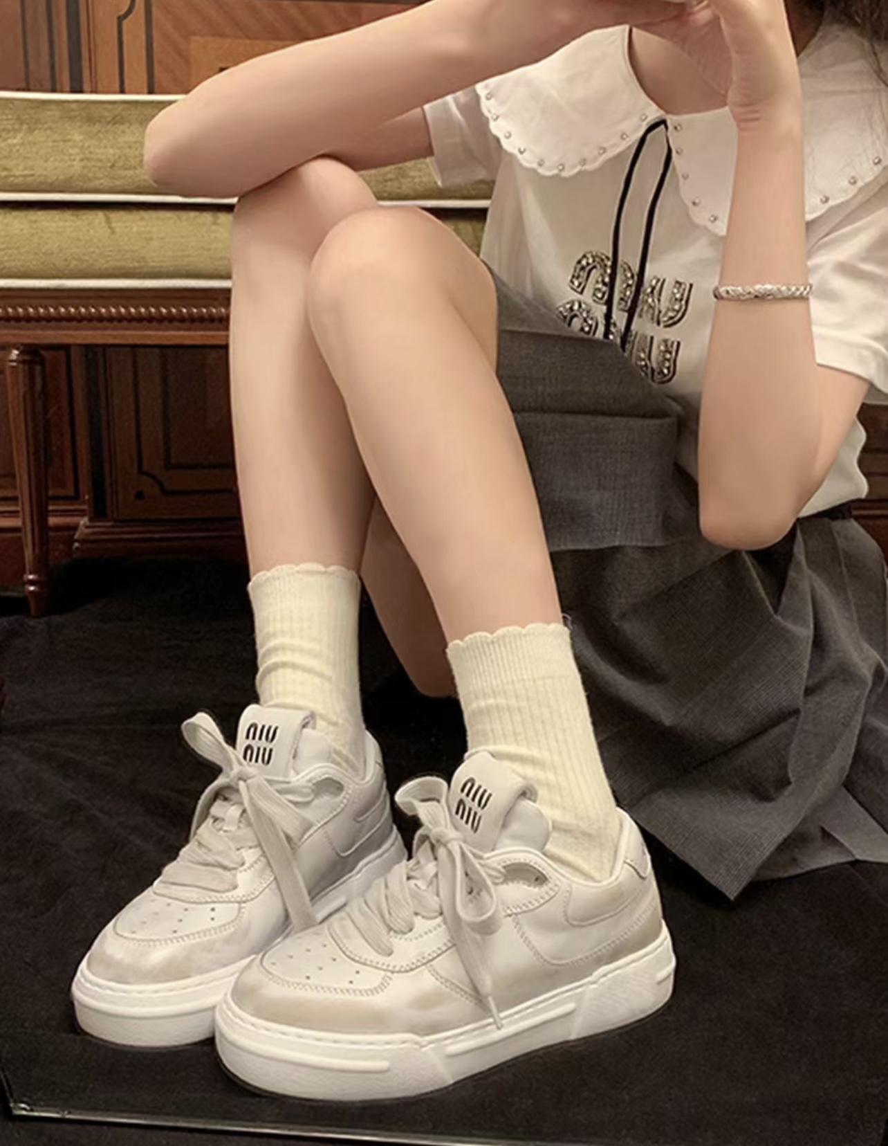 Empaque el nuevo estilo otoñal de miumiu Miaojia, con los últimos estilos, nuevos zapatos blancos casuales, retro y de …