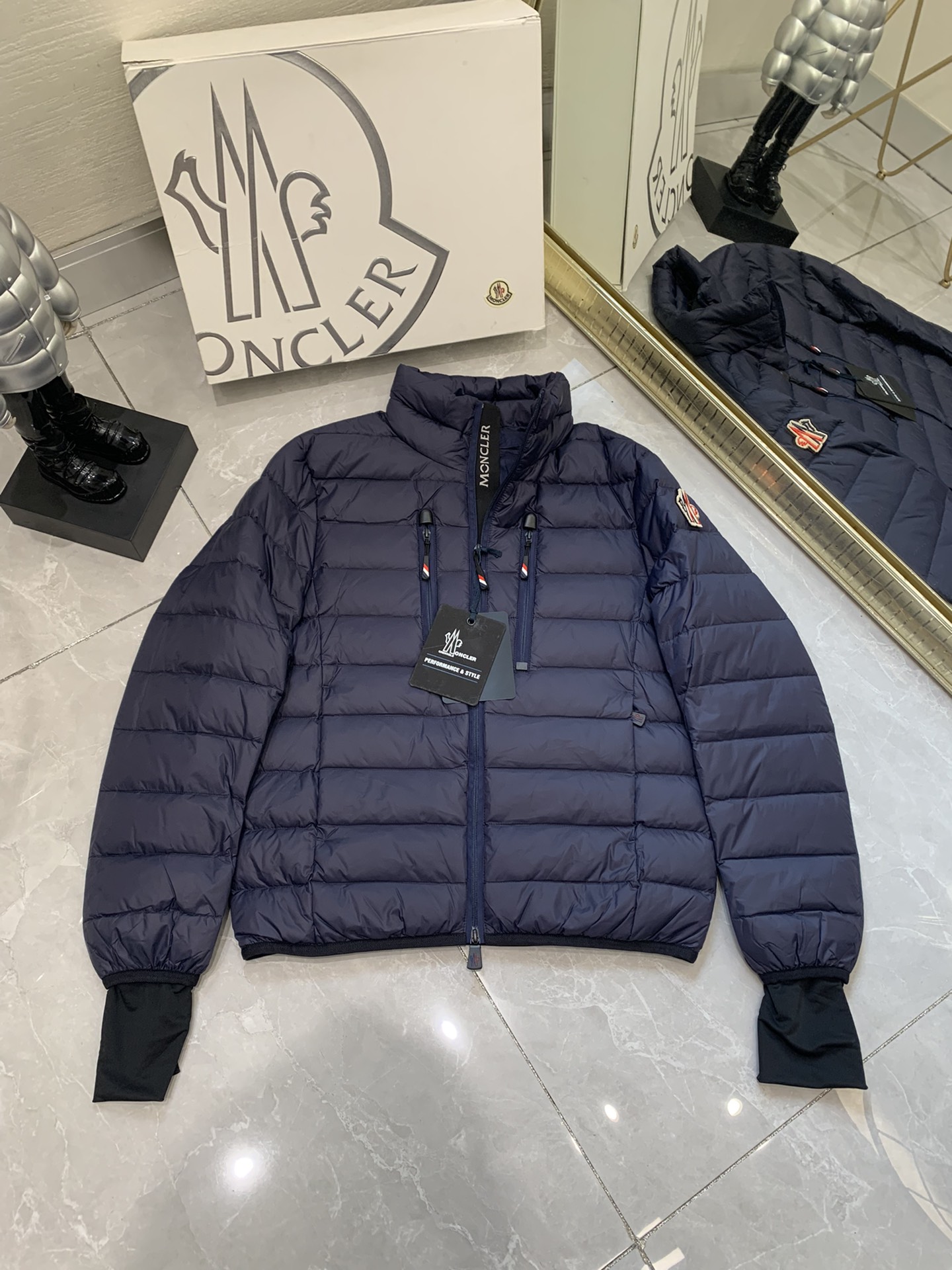 Moncler Vêtements Manteaux & Blousons Veste En Duvet Meilleure réplique 1: 1
 Noir Broderie de fleurs Collection automne – hiver Fashion