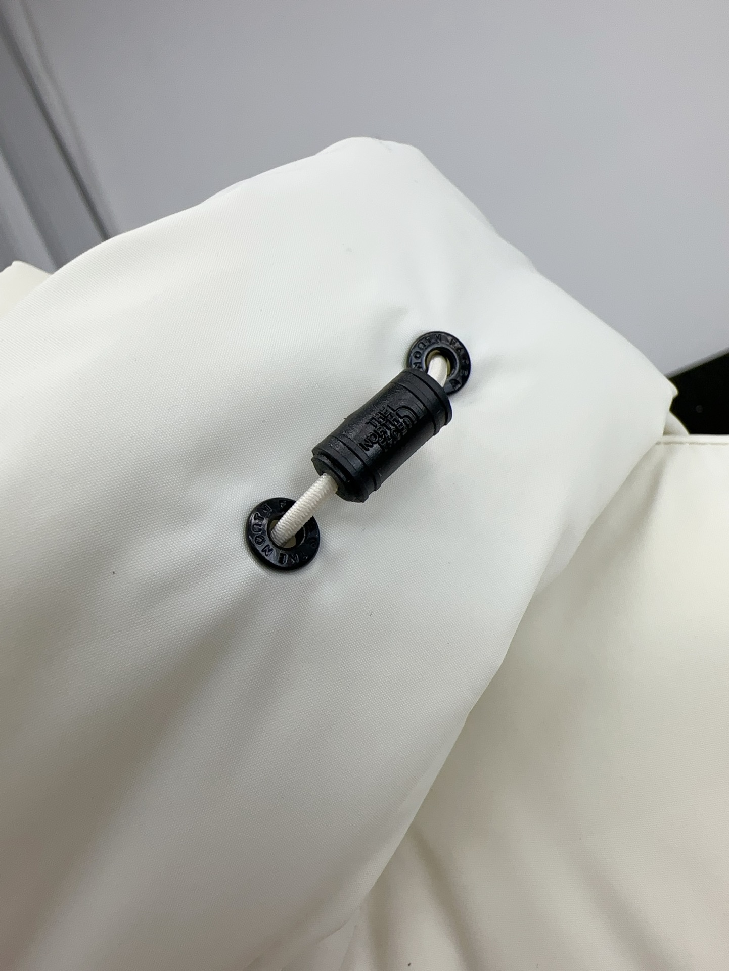 𝗧𝗵𝗲 𝗡𝗼𝗿𝘁𝗵 𝗙𝗮𝗰𝗲/长款羽绒服
 【洗标&五金配件细节】