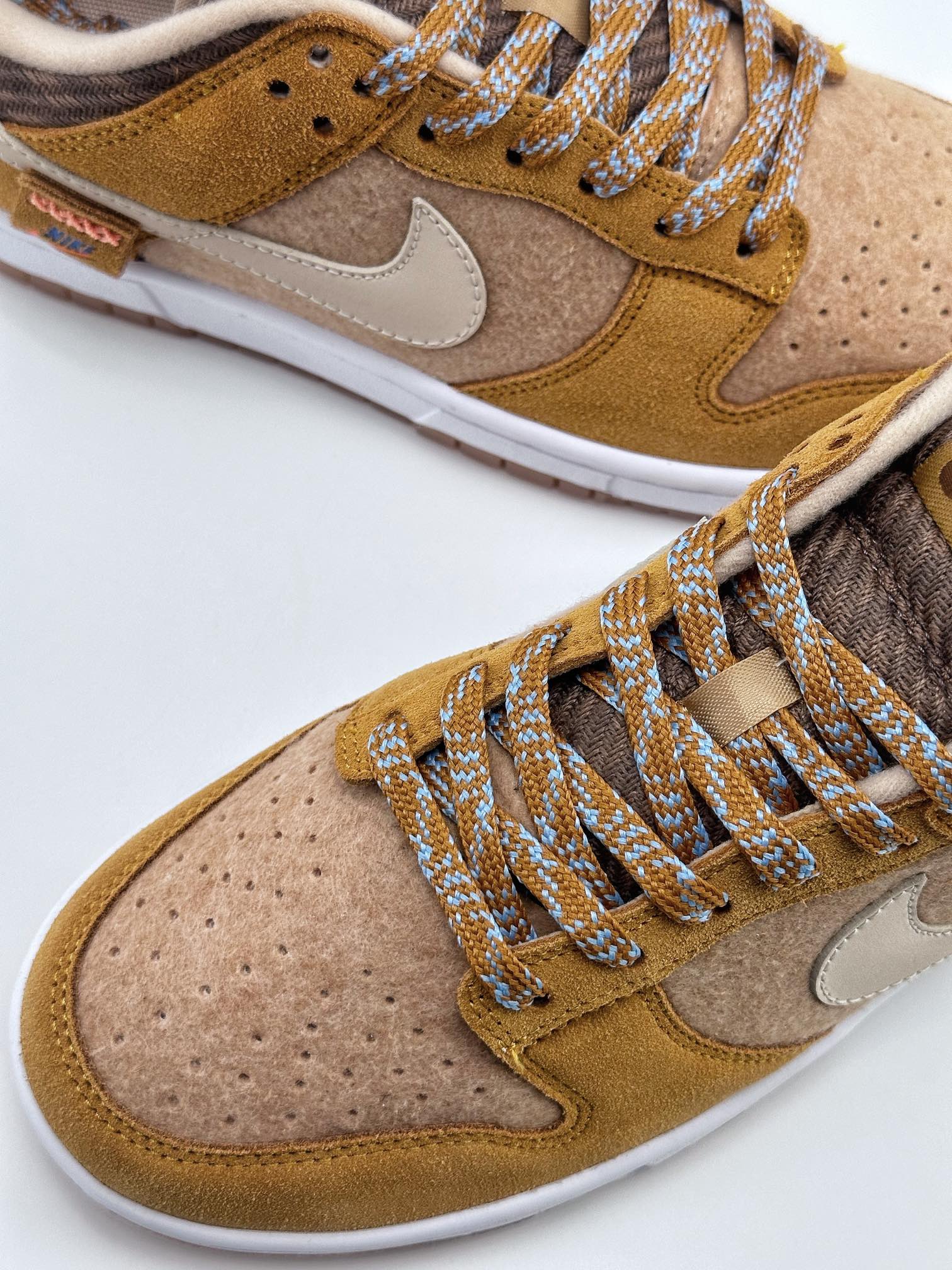 200 NIKE SB Dunk Low “Teddy Bear” 毛棕玩具熊 DZ5350-288