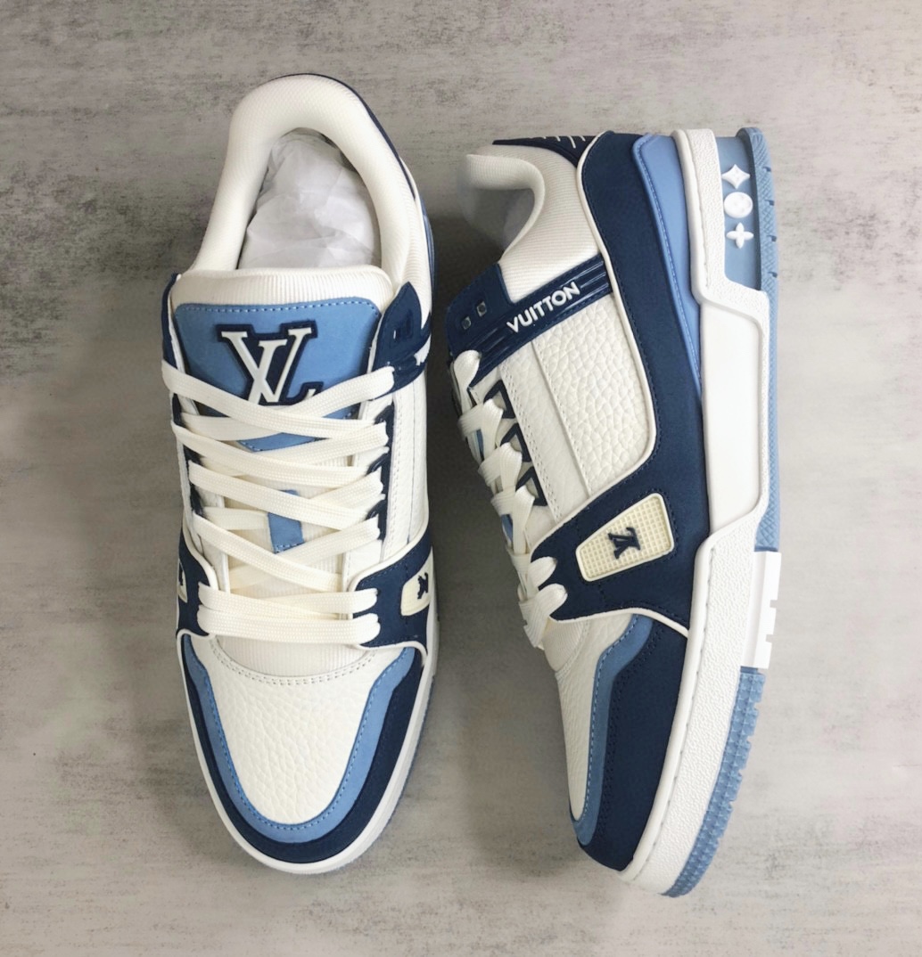 Louis Vuitton 新款上架 2053 Louis*Vuitto* LV Trainer 最新款 大底和面料私模 绝对下血本费心思的一款鞋子 自Vifgil到来之后而设计的这一系列 每一季度都深受众多粉丝的青睐 TPU 大底 包装