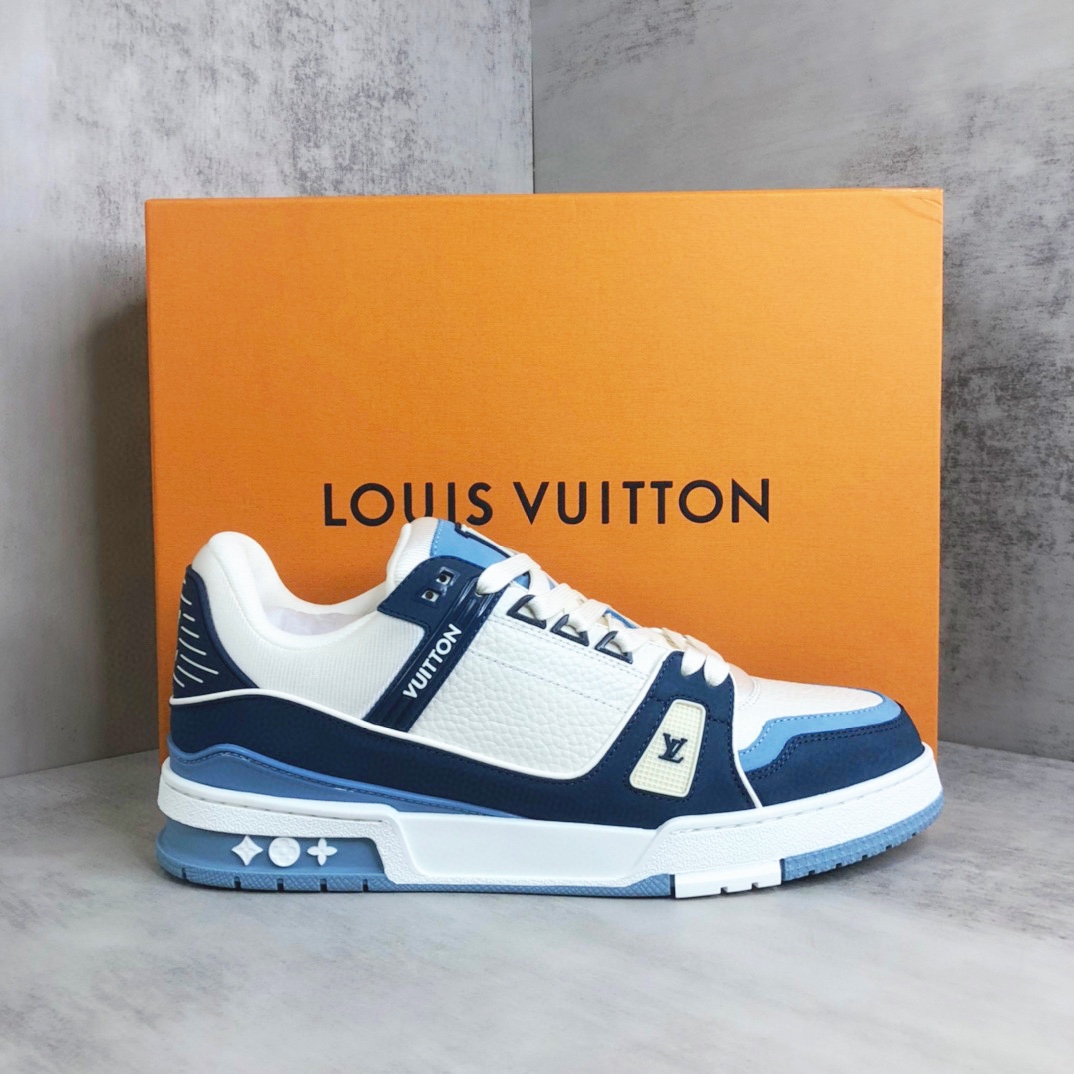 Louis Vuitton 新款上架 2053 Louis*Vuitto* LV Trainer 最新款 大底和面料私模 绝对下血本费心思的一款鞋子 自Vifgil到来之后而设计的这一系列 每一季度都深受众多粉丝的青睐 TPU 大底 包装