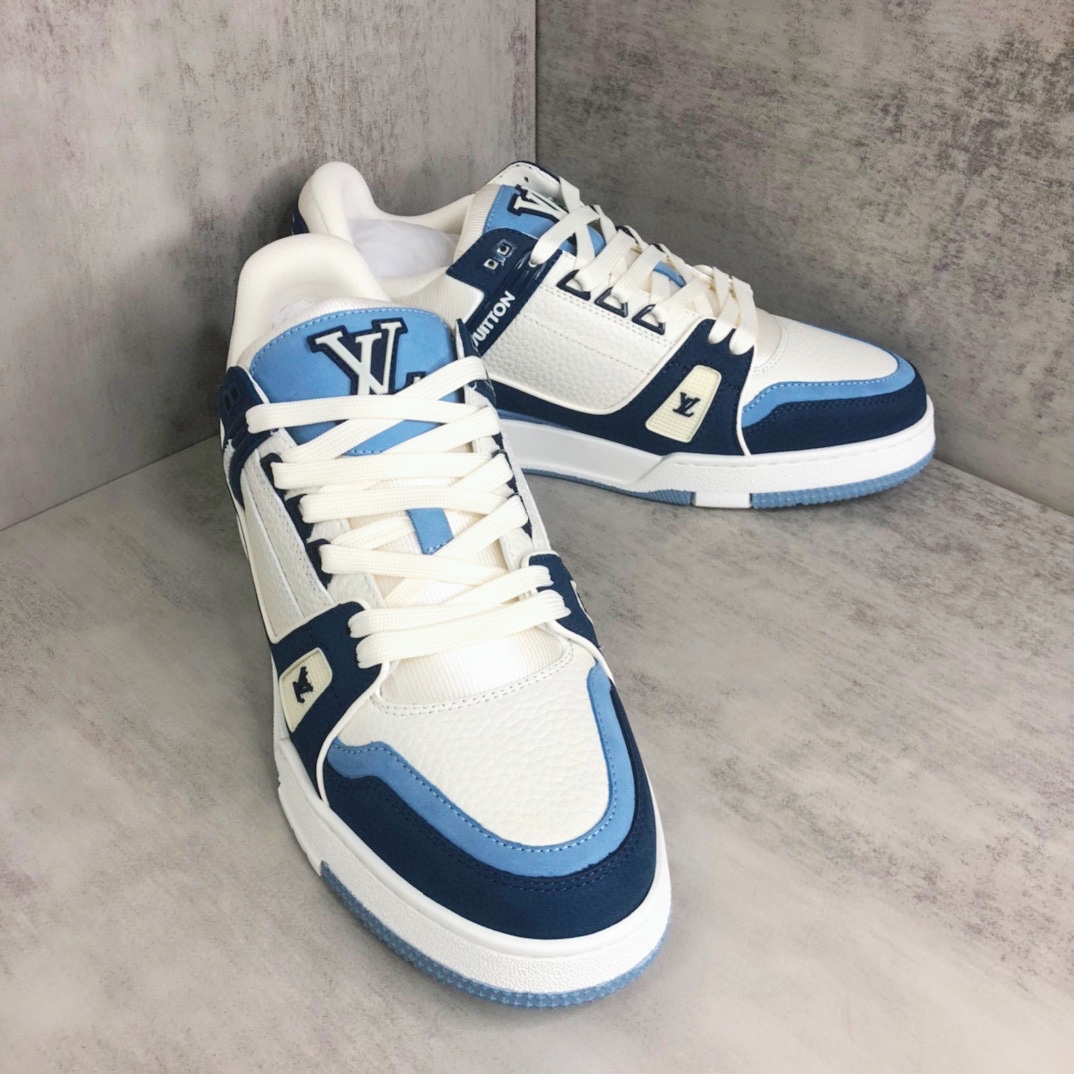 Louis Vuitton 新款上架 2053 Louis*Vuitto* LV Trainer 最新款 大底和面料私模 绝对下血本费心思的一款鞋子 自Vifgil到来之后而设计的这一系列 每一季度都深受众多粉丝的青睐 TPU 大底 包装