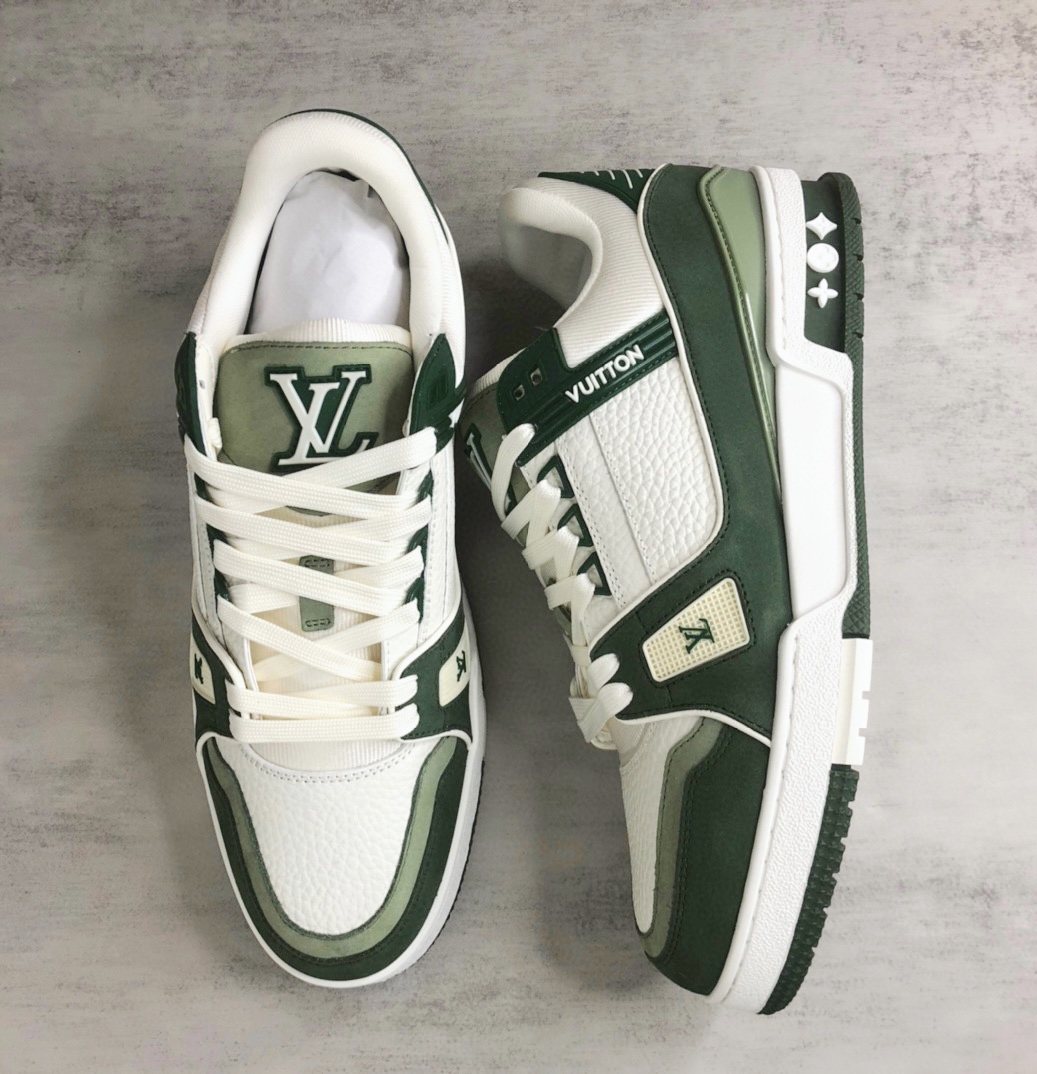 Louis Vuitton 新款上架 2053 Louis*Vuitto* LV Trainer 最新款 大底和面料私模 绝对下血本费心思的一款鞋子 自Vifgil到来之后而设计的这一系列 每一季度都深受众多粉丝的青睐 TPU 大底 包装