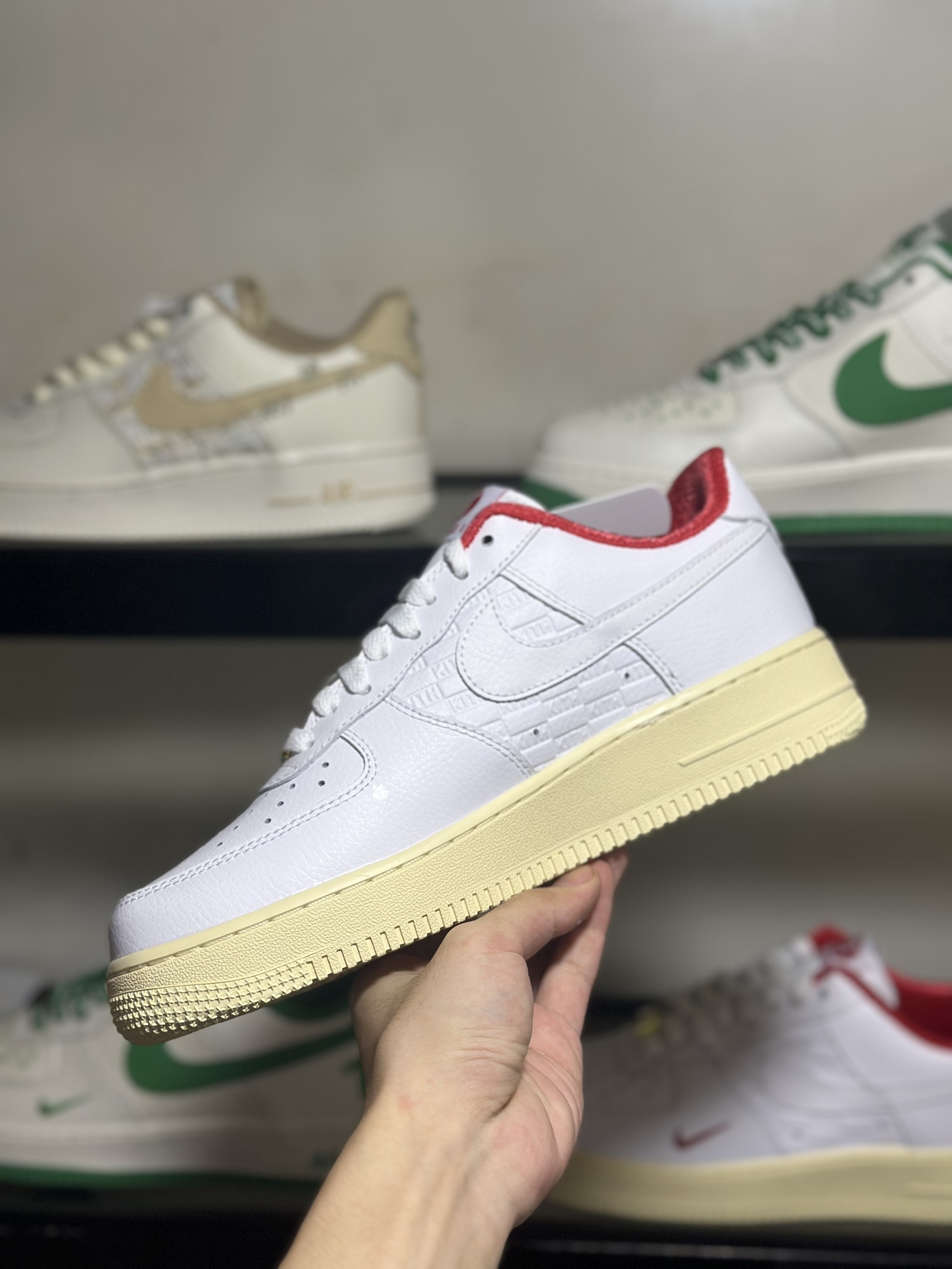 NikeAirForce1Low红小