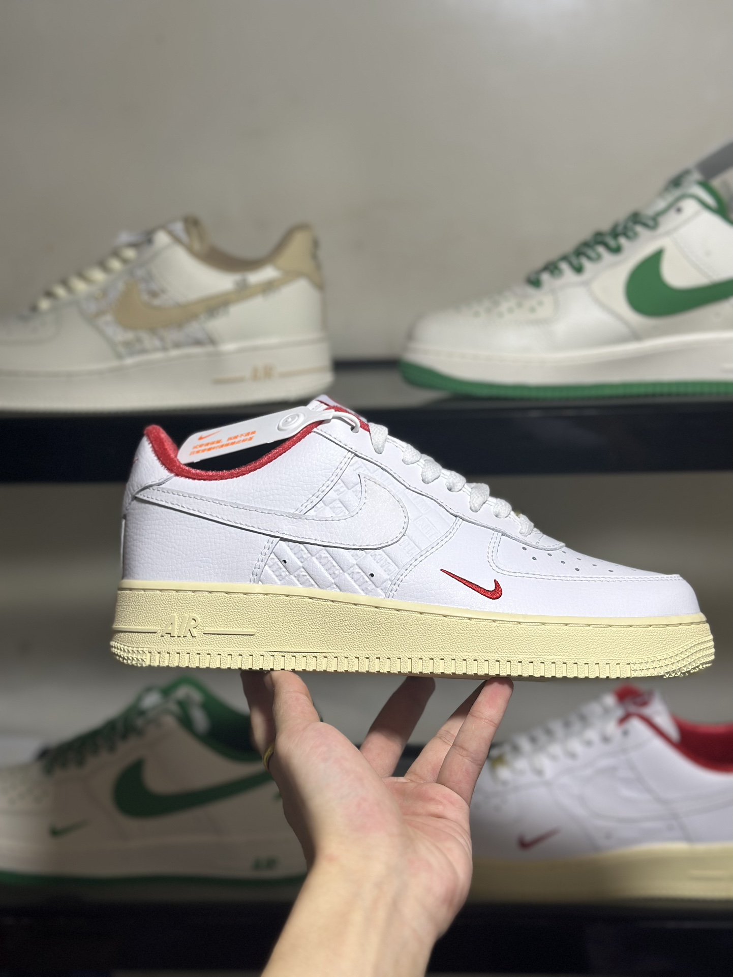 NikeAirForce1Low红小