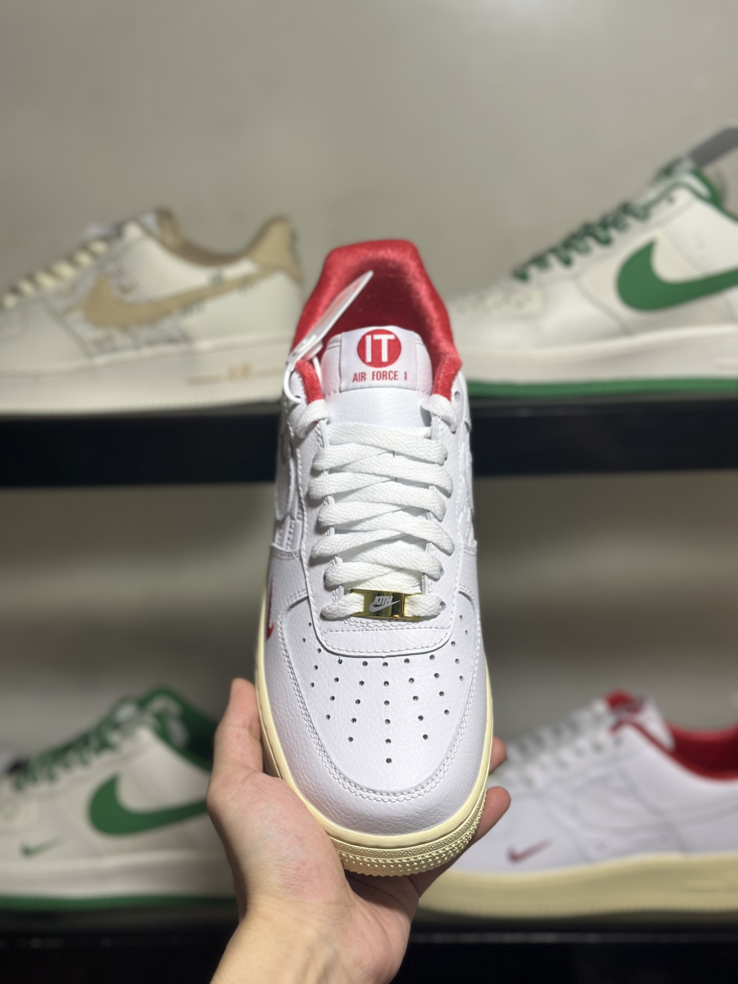 NikeAirForce1Low红小