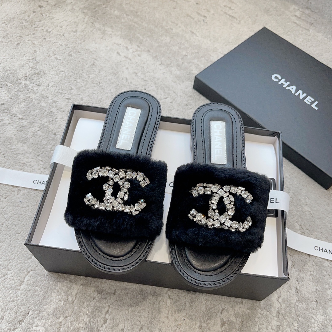 CHANEL Wool Slippers Quilted Lambswool Wool Curl Lining Rubber Anti-Slip Sole Boutique Packaging