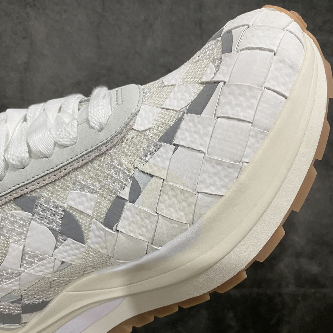 [God Edition] Sacai x Jean Paul Gaultier x Nike LDVaporWaffe Sacai 4.0 Waffle Three-Party Joint Low-Top Thick-Sole Casual Sports Shoes DR5209-100