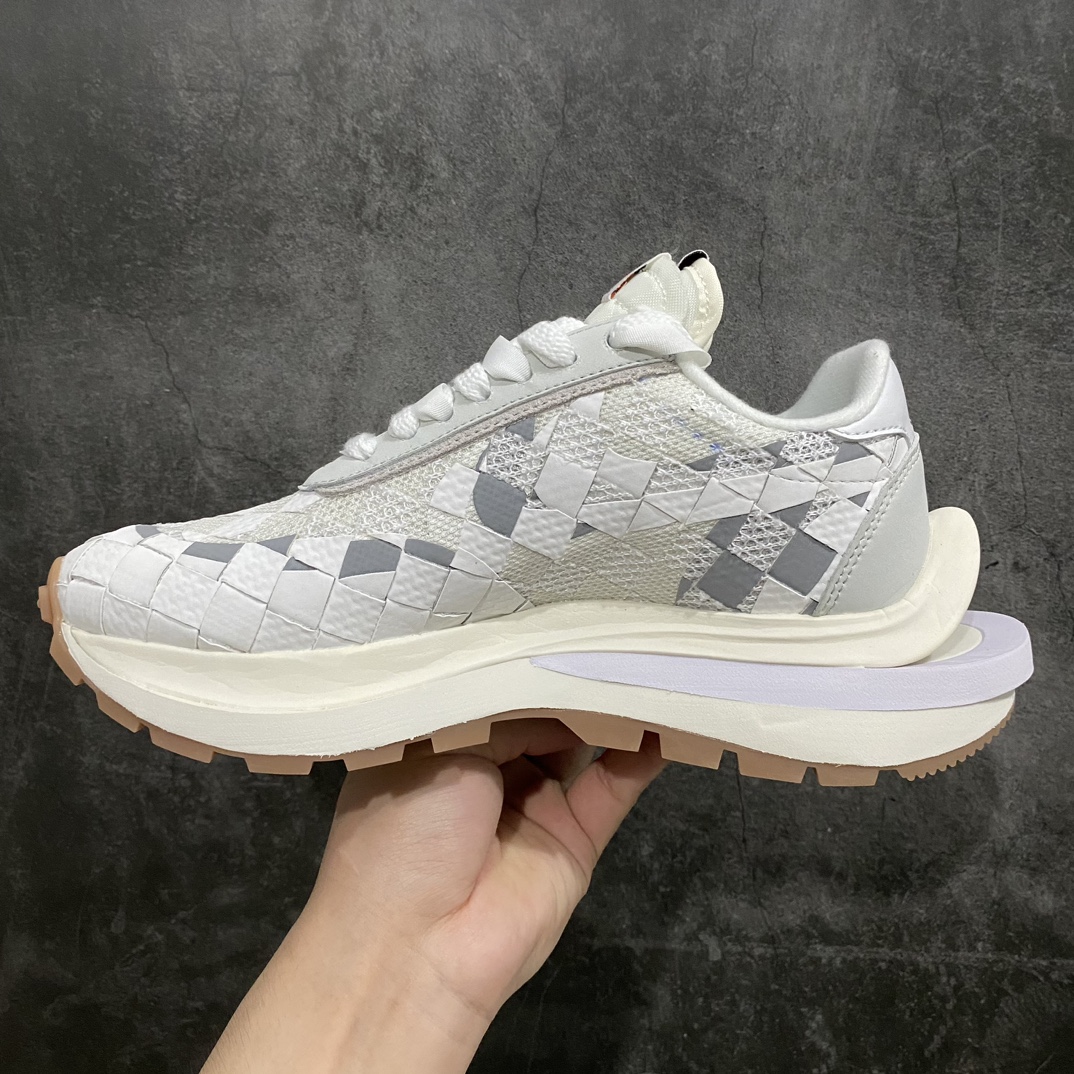 [God Edition] Sacai x Jean Paul Gaultier x Nike LDVaporWaffe Sacai 4.0 Waffle Three-Party Joint Low-Top Thick-Sole Casual Sports Shoes DR5209-100