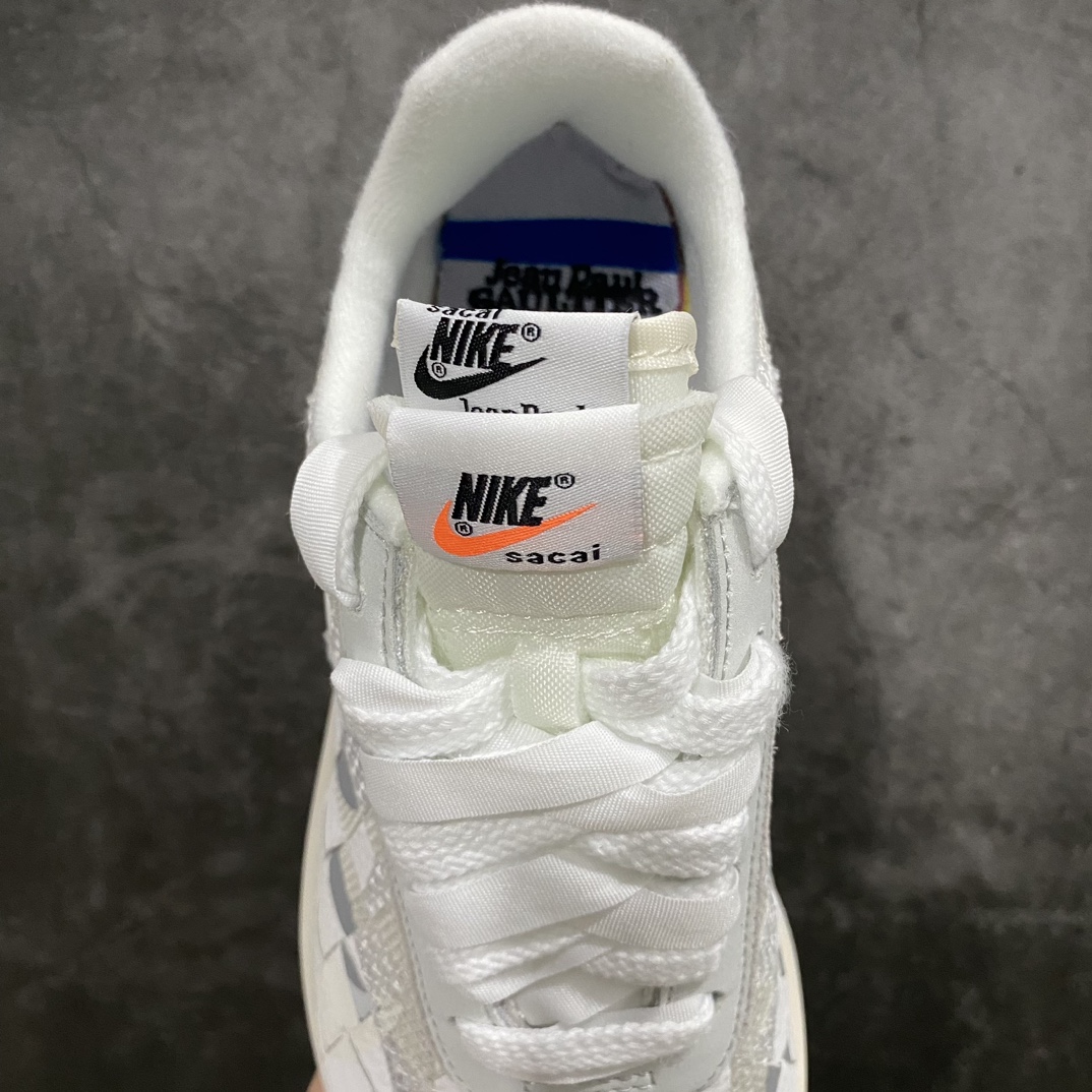 [God Edition] Sacai x Jean Paul Gaultier x Nike LDVaporWaffe Sacai 4.0 Waffle Three-Party Joint Low-Top Thick-Sole Casual Sports Shoes DR5209-100