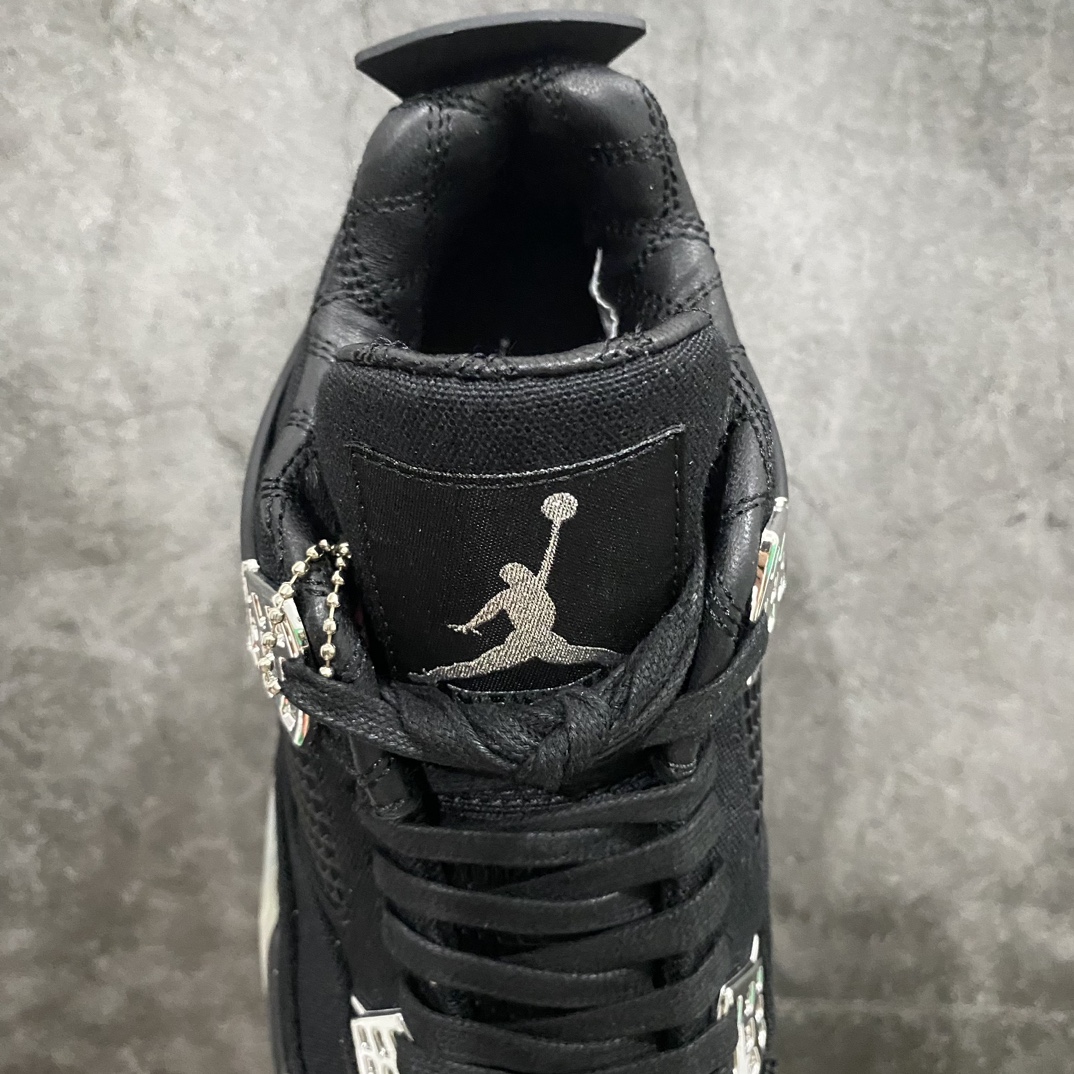 图片[8]-【PB版本】Air Jordan 4 Retro x Eminem 阿姆亲友限定 黑色帆布水晶大底 正确鞋型 定制头层皮料 正确侧边tpu材料卡色 市面正确鞋舌标 网格不打皱 正确鞋垫 全新底模 原装气垫立体LOGO 随意对比正品细节货号:AJ4-582314 尺码:40 40.5 41 42 42.5 43 44 44.5 45 46 47.5 48.5-莆田鞋批发中心