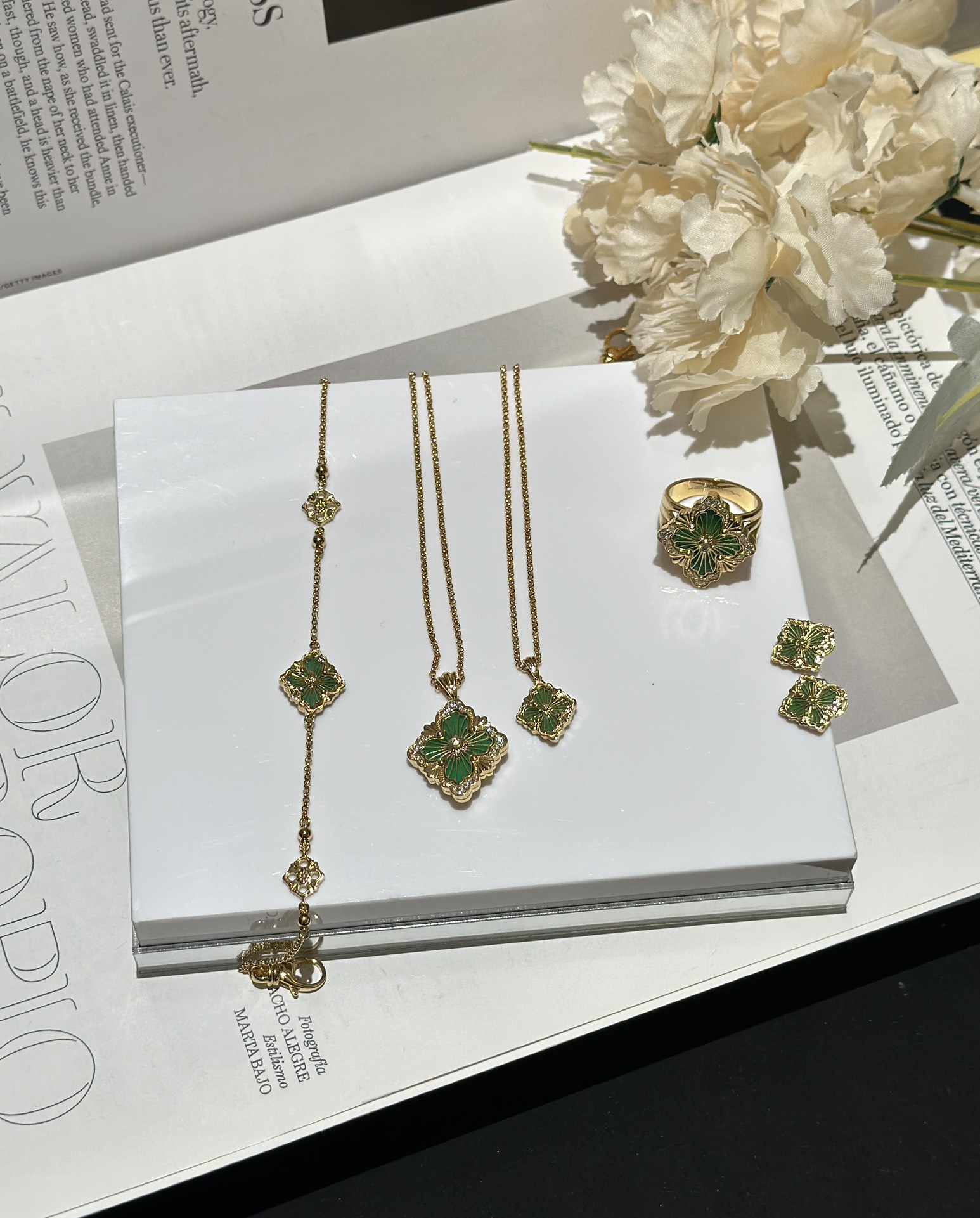 NO:631327,The first emerald combination in the market #Large diamond necklace/KD001#Small diamond-free necklace #Bracelet/KD001#earrings/KR001#ring Retro, fashionable and versatile high-end item. Beautiful Italian brushing craftsmanship♀ A must-have for gentle fairies, earrings,necklace,bracelet,ring,Cardia high-end jewelry19860909全市场首发绿宝石组合 #大号有钻项链/KD001#小号无钻项链 #手链/KD001#耳环/KR001#戒指 复古时髦百搭高级单品 意大利拉丝工艺绝美♀ 温柔仙女必备,,earrings,necklace,bracelet,ring,卡迪亚高端饰品,Jewelry