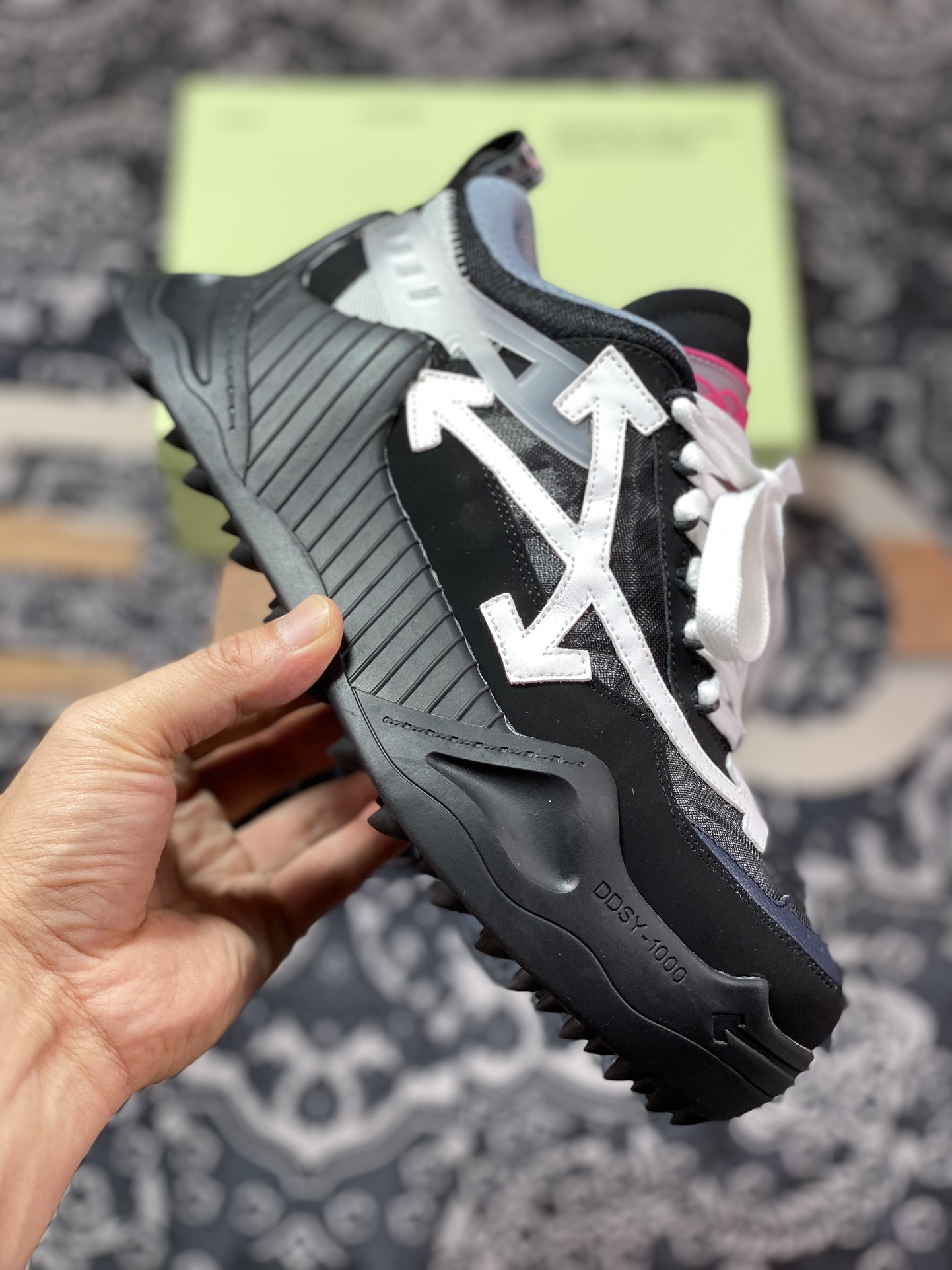 Off-White ODSY-1000 Chunky Arrow Low-top Sneakers ”Black, Gray and White” OWIA180E20FAB0011001