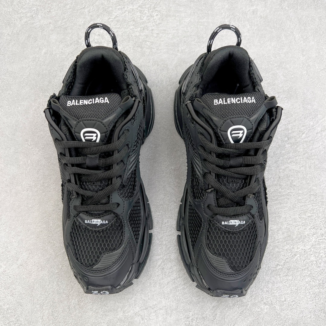 图片[2]-💰460 ＃VG零售版 BALENCIAGA Runner Sneaker 巴黎世家七代慢跑系列低帮复古野跑潮流运动鞋老爹鞋 尼龙和网布材质 磨损效果 鞋头边缘印有尺码 背面浮印尺码 外侧印有跑者徽标 鞋舌刺绣 Balenciaga 品牌标识 鞋跟背面 Balenciaga品牌标识 材质采用65%聚氨酯、35%聚酯纤维 全新 Runner 鞋型轮廓借鉴于 2000 年初的复古线条 搭载大网眼面料制成鞋面基础，由粉色、白色尼龍与橡胶质地覆盖鞋面诠释线条感 当中透过几道手缝线与折损痕更是精准的掌握历经时间淬炼的破旧痕迹 延续其手法至鞋领、鞋跟、鞋带、中底等部分均饰有破损及脏污之貌 尤其是鞋领处与鞋带孔眼条更是采用不规则做旧技术将内容物泡棉随机露出 尺码：35 36 37 38 39 40 41 42 43 44 45 46 编码：by5936030-运动鞋