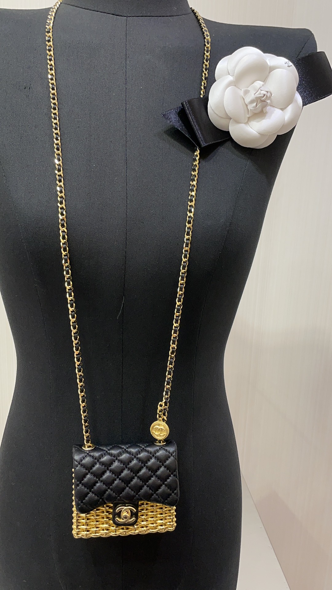 NO:633796,Bai Fumei must buy 23c dinner black gold mini bag, mini bags, Cartier high-end jewelry19860909白富美必入 23c晚宴黑金迷你包,,mini bags,卡迪亚高端饰品,Jewelry