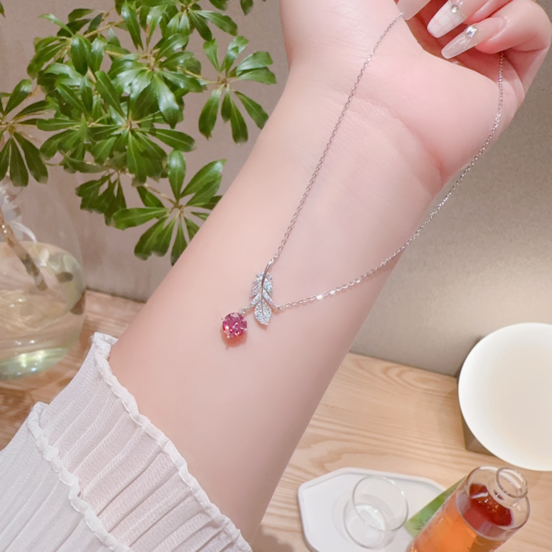 925 Silver Moissanite Necklace Sweet & Cool Mother's Day Gold