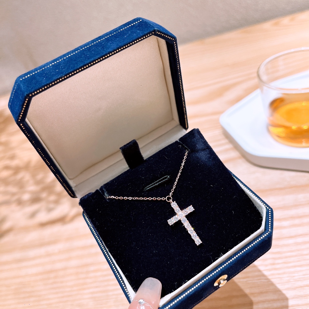 Low Allergy Silver Moissanite Necklace Precision Engagement Silver