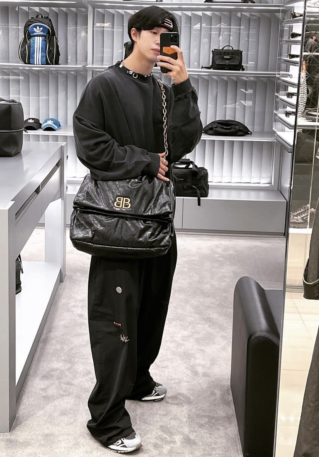 Balenciaga Large boys backs are also very trendy! Same style for men and women