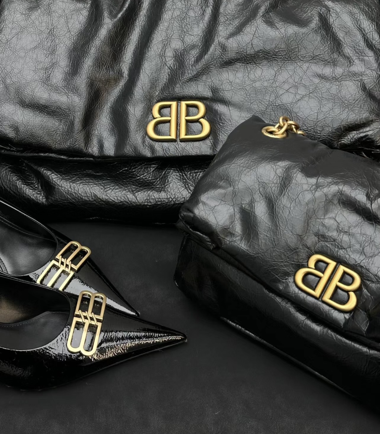 The size comparison pictureisnt it really too stunning?The upper body is so handsome! ! Balenciaga Monacooriginal quilting series