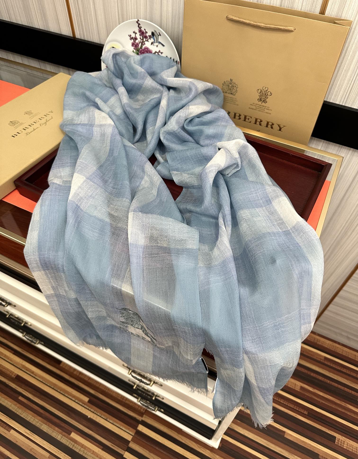 Burberry巴宝莉内蒙古山羊绒围巾