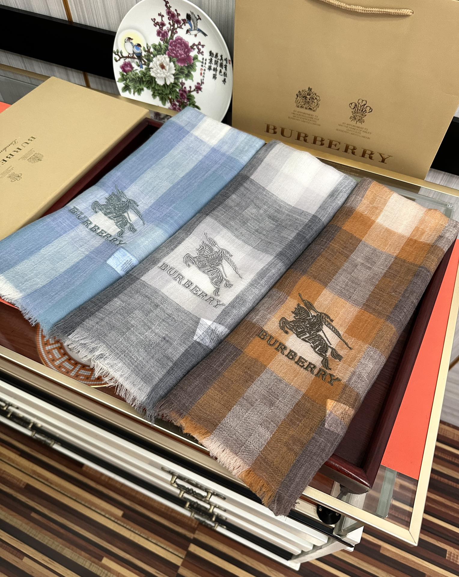 Burberry巴宝莉内蒙古山羊绒围巾