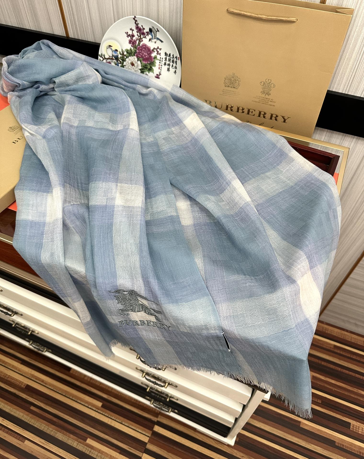 Burberry巴宝莉内蒙古山羊绒围巾