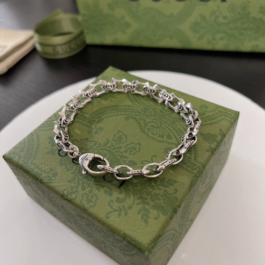 NO:109369,The counter hit, direct sales price of the manufacturer, the original one to one replica, the same style as men and women, Gucci bracelet, jewelry quality, gucci, bracelet19860909专柜爆款 厂家直销价 原版一比一复刻 男女同款 古驰手链,饰品精品,gucci,bracelet,Jewelry