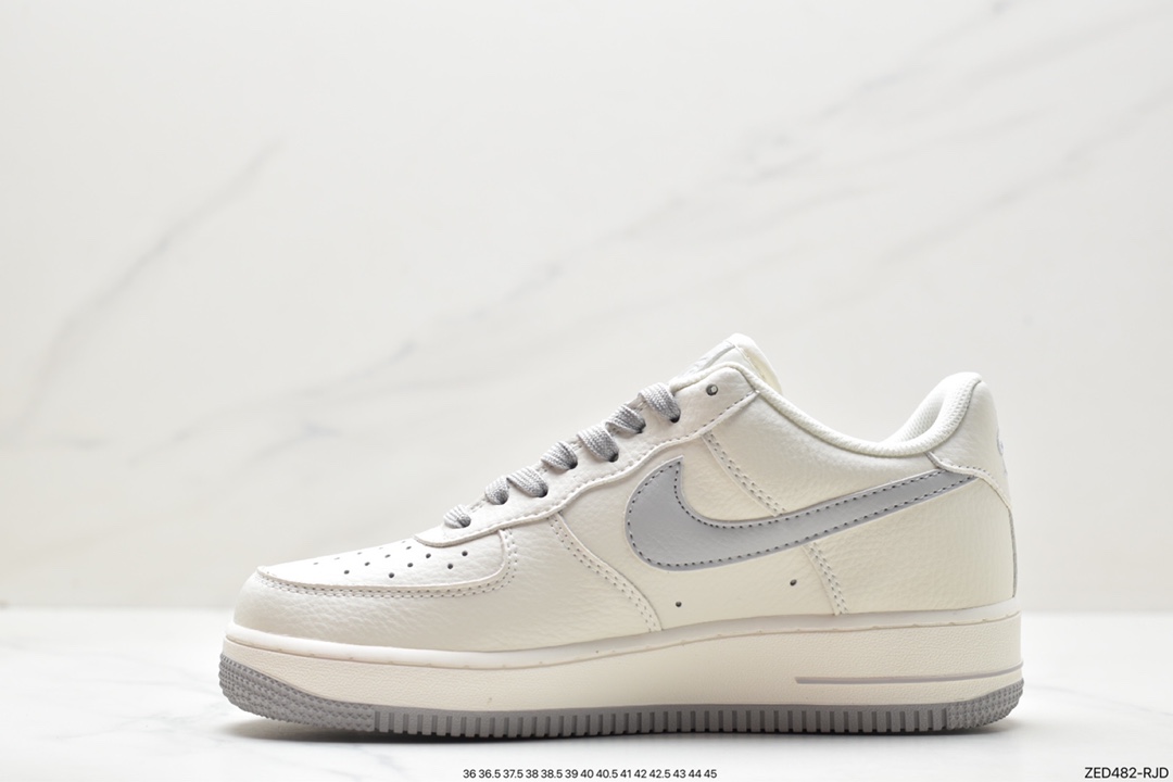 Air Force 1 '07 LV8 SU2305-008